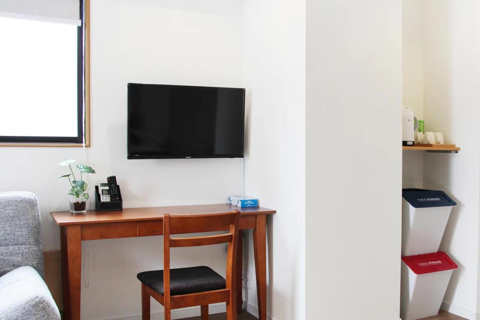 Family Room with Private Bathroom photo 2