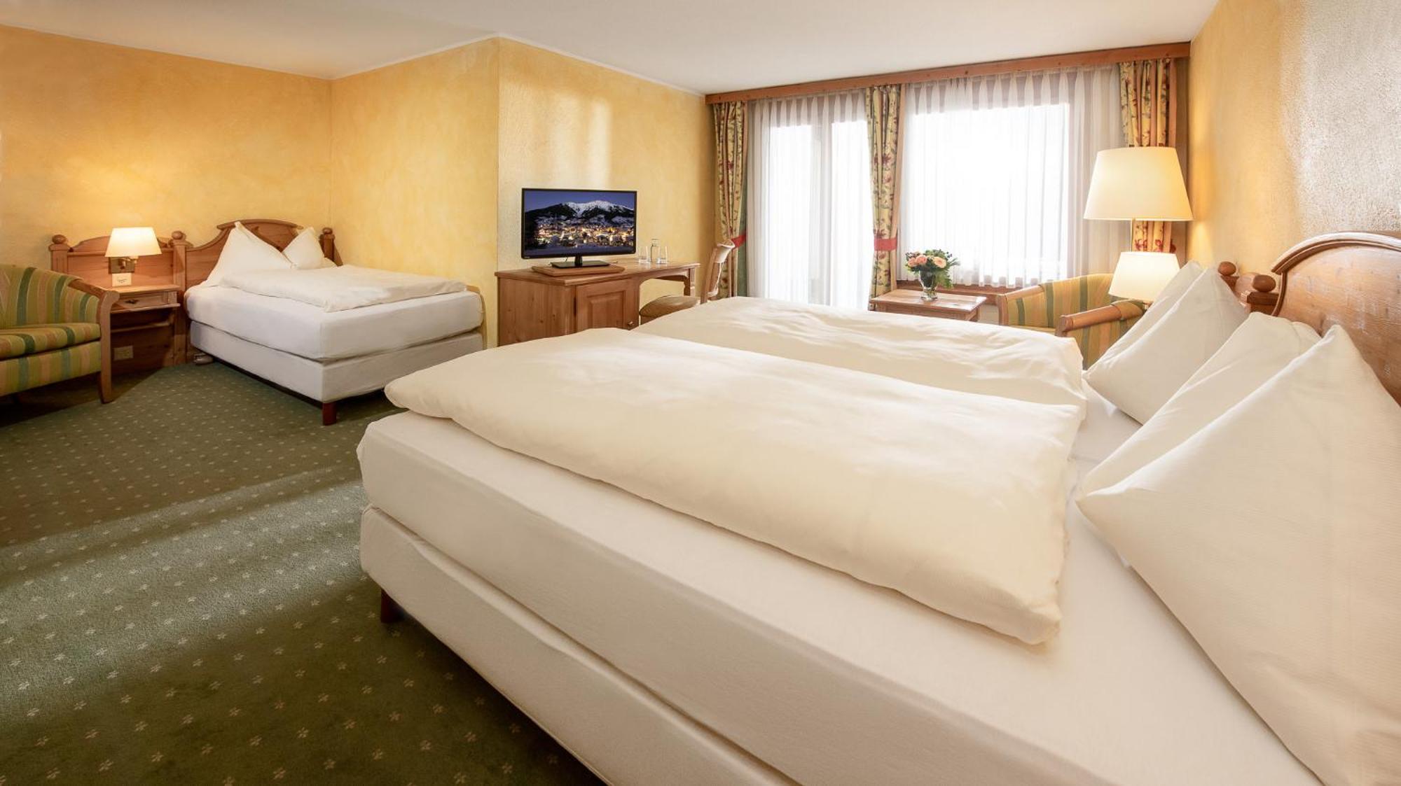 Superior Double Room with Balcony - Photo 2
