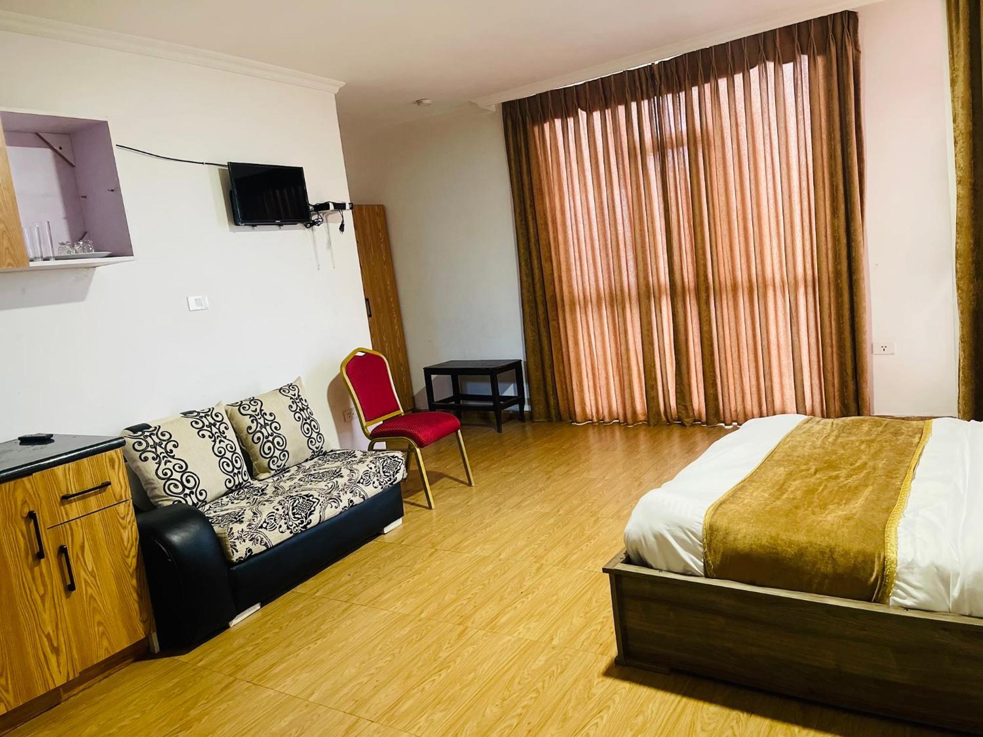 Large Single Room photo 2