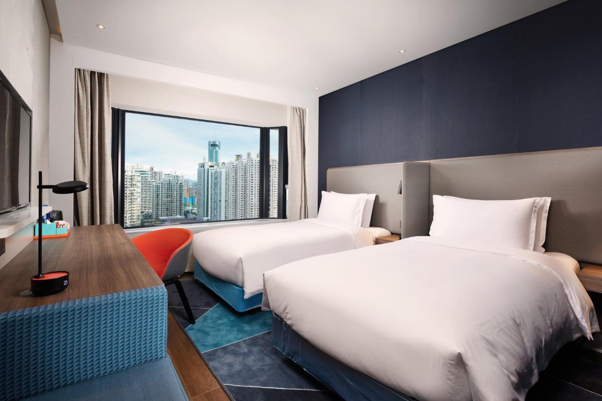 Standard Twin Room with City View - Photo 1