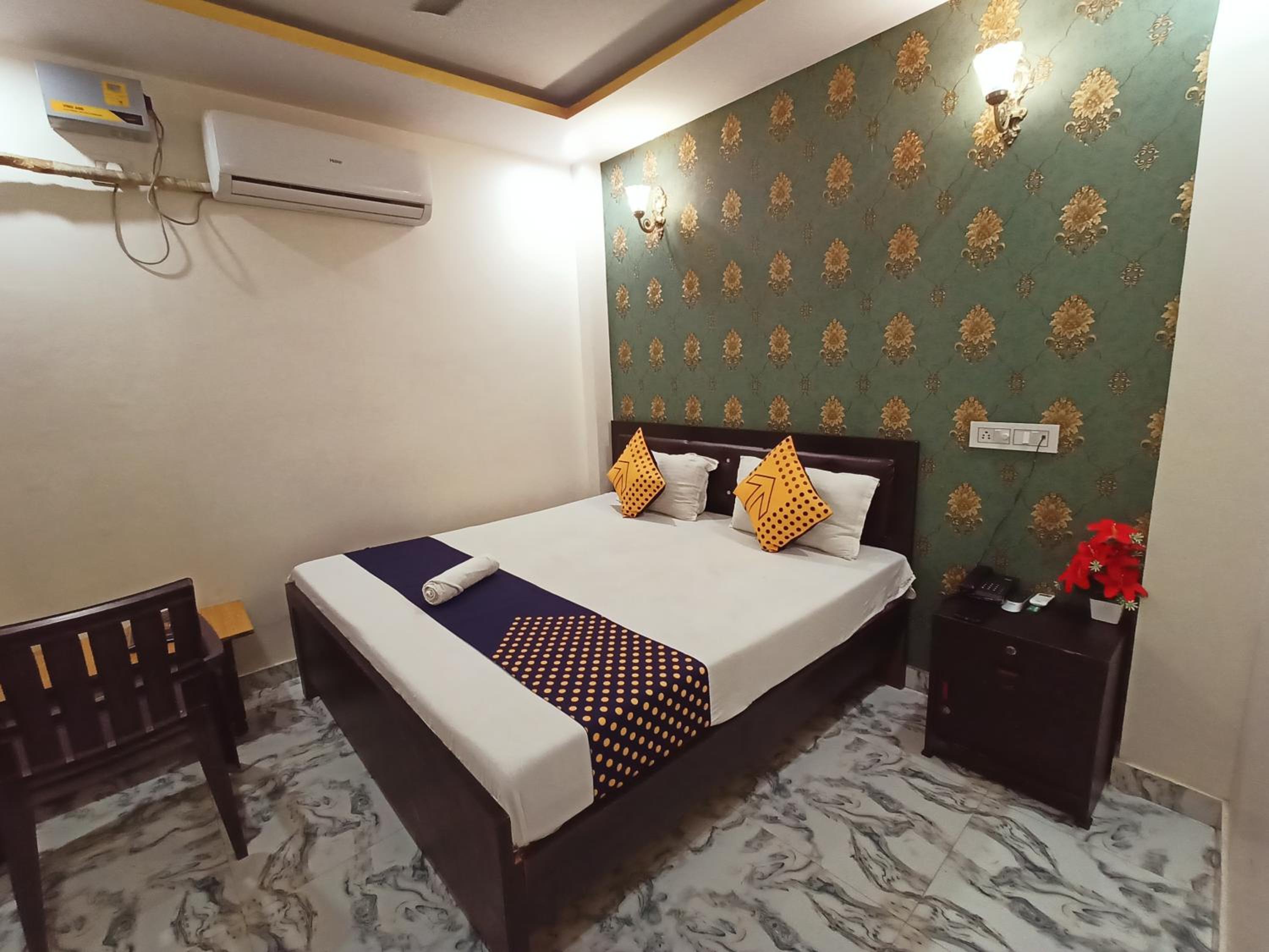 Deluxe Double Room - Photo 8