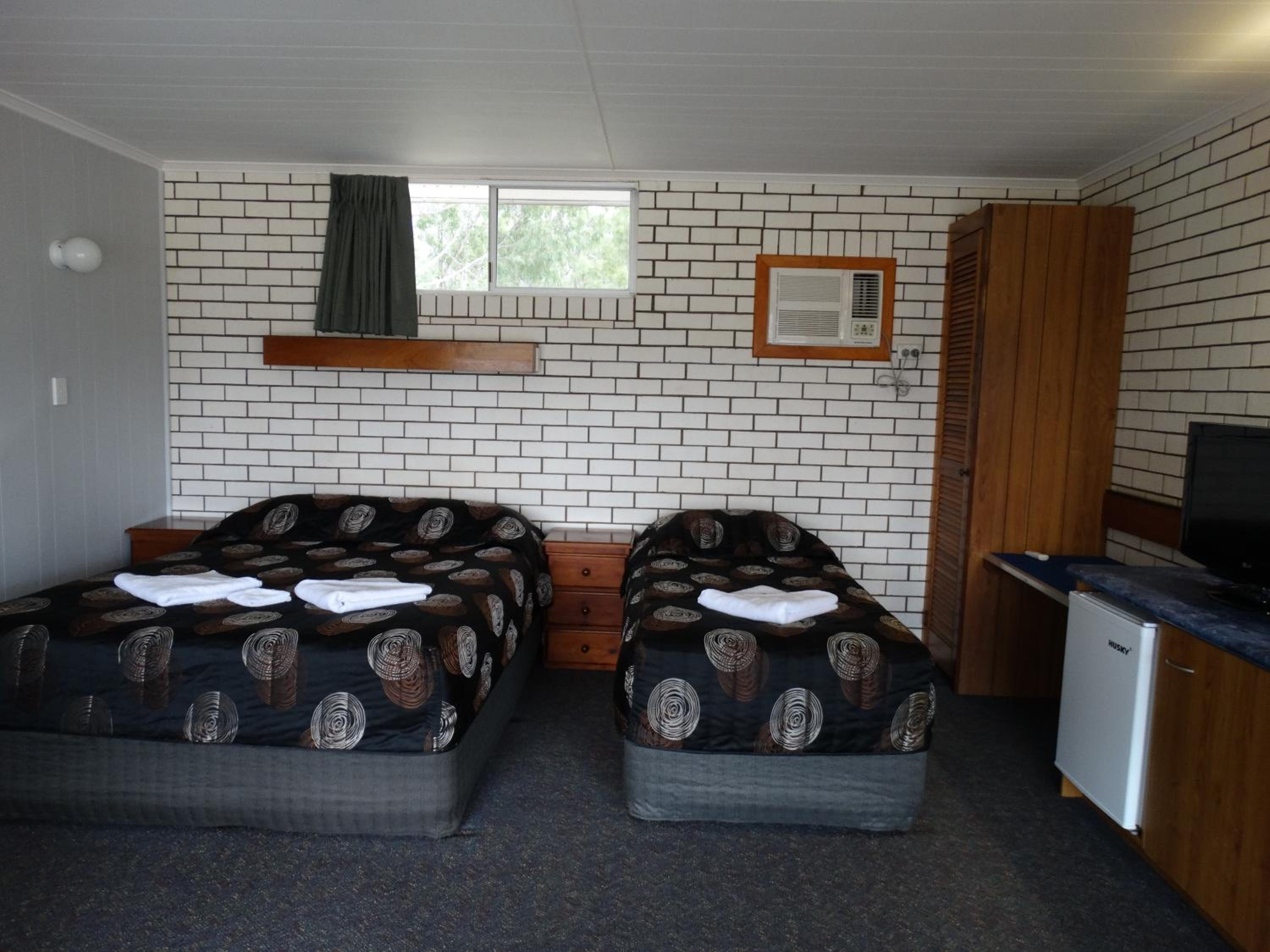 Standard Twin Room - Photo 1