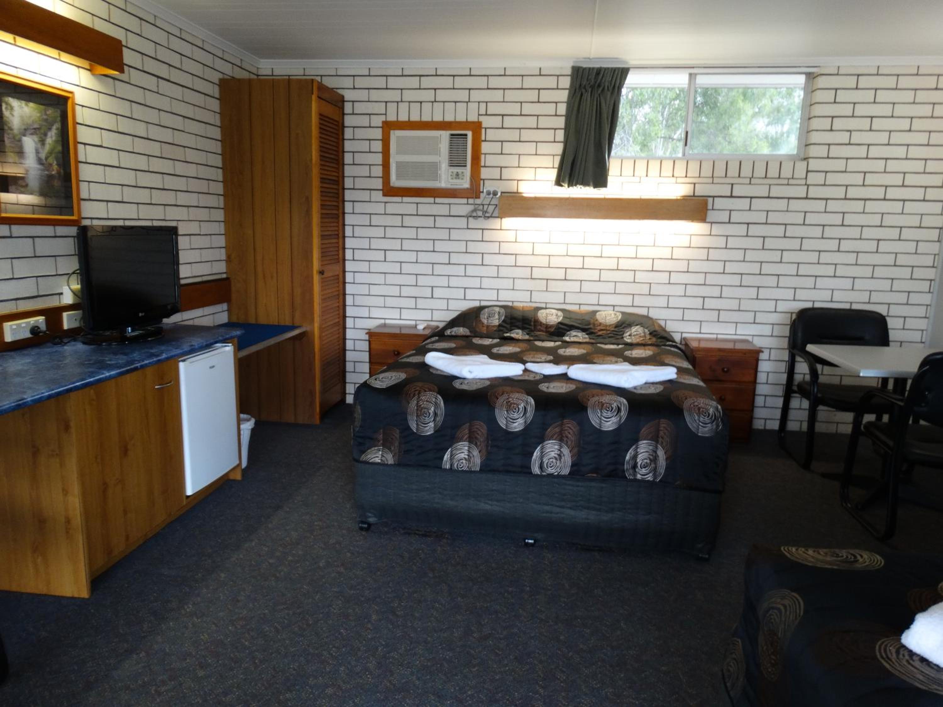 Standard Twin Room - Photo 2