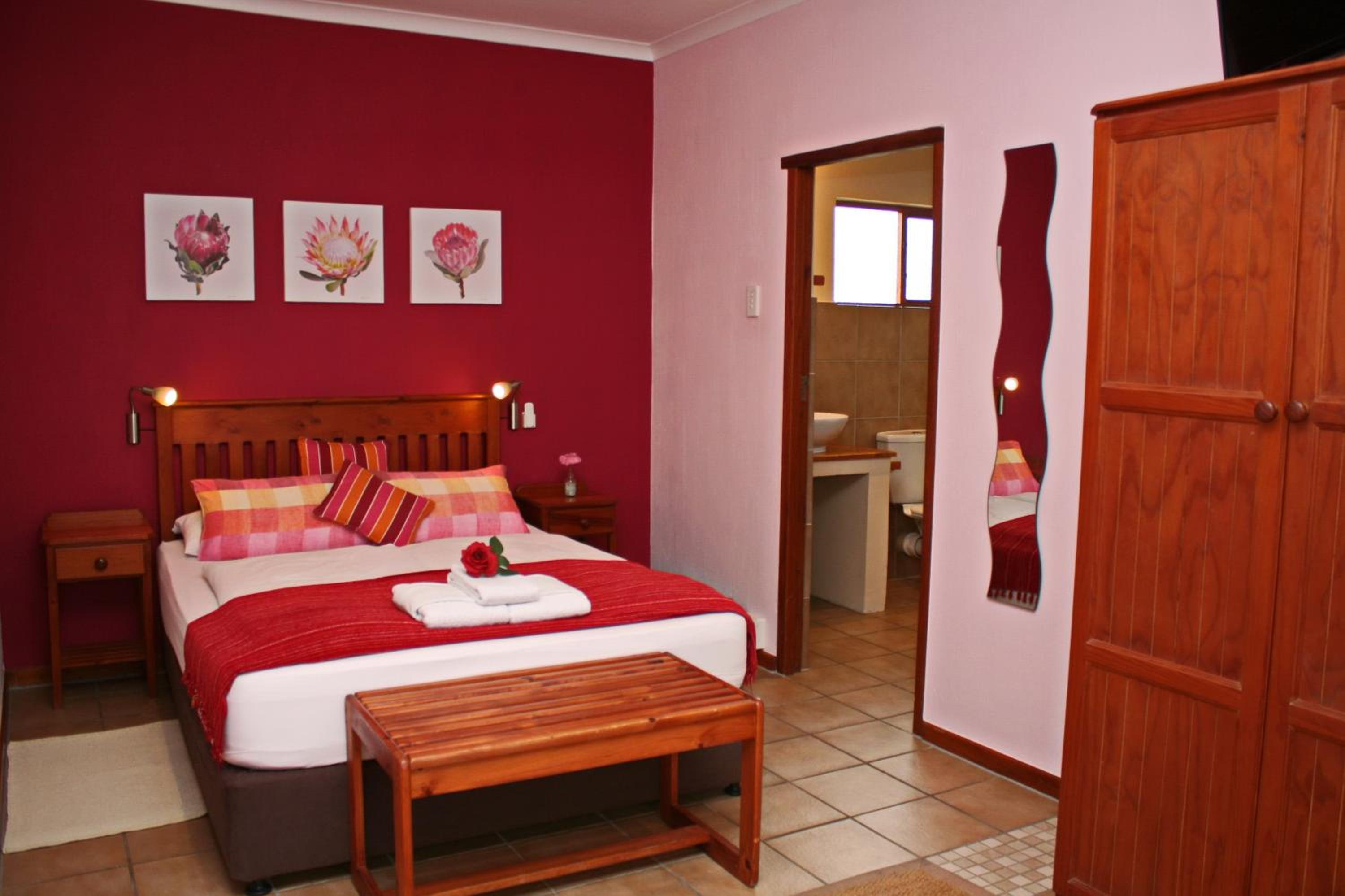 Queen Room photo 1