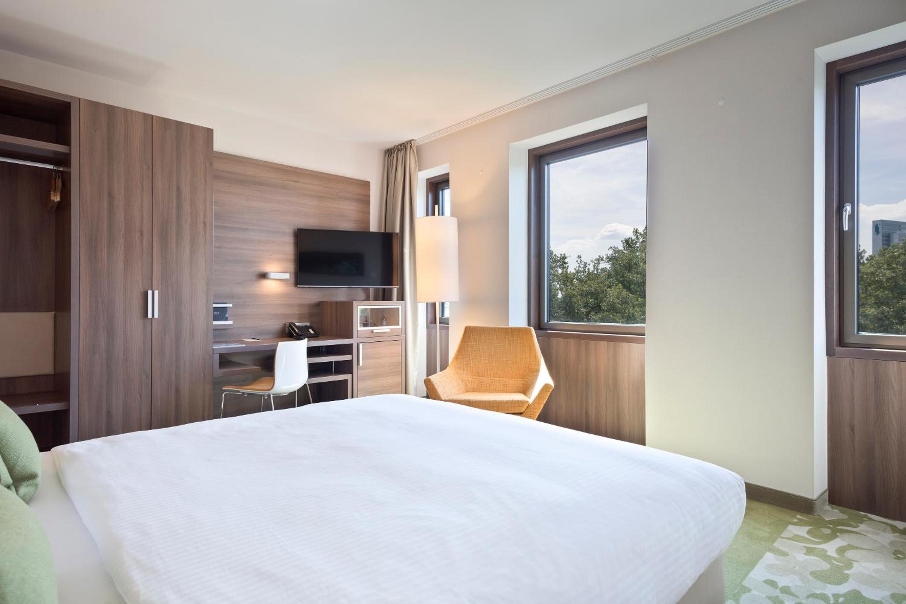 Melia Guestroom with Park View - Photo 3