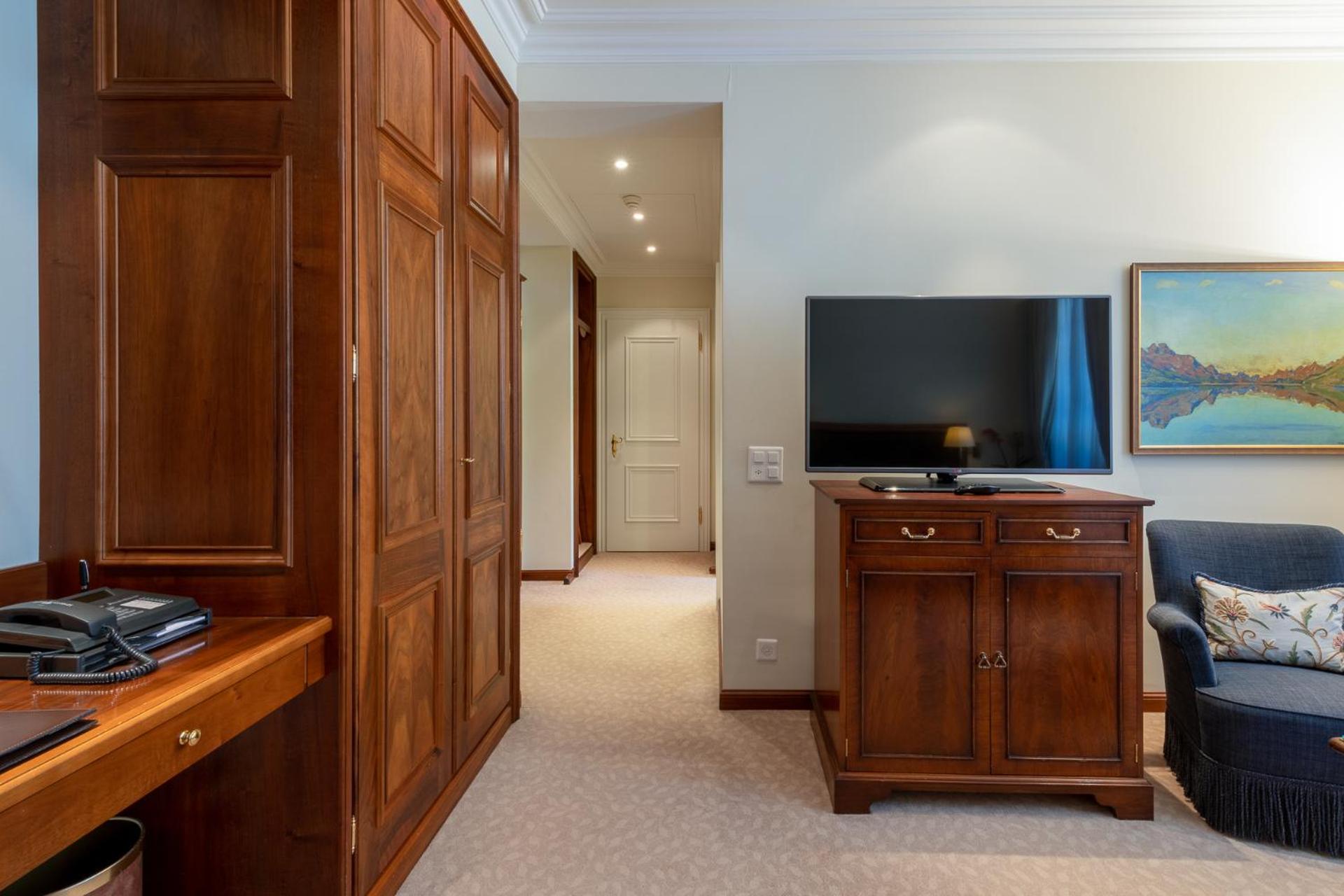 Superior Double or Twin Room with Mountain View