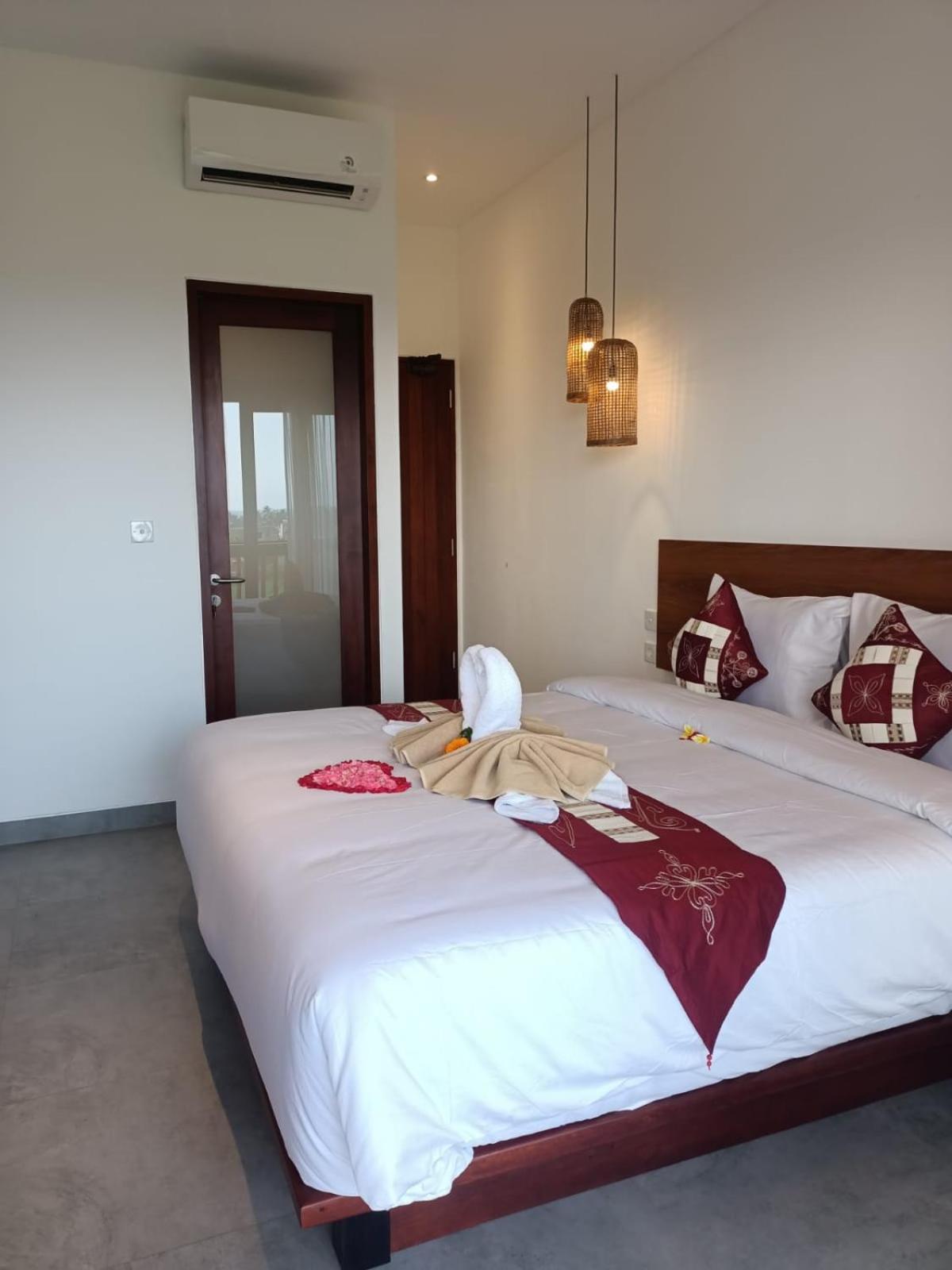 Standard Double Room - Photo 13