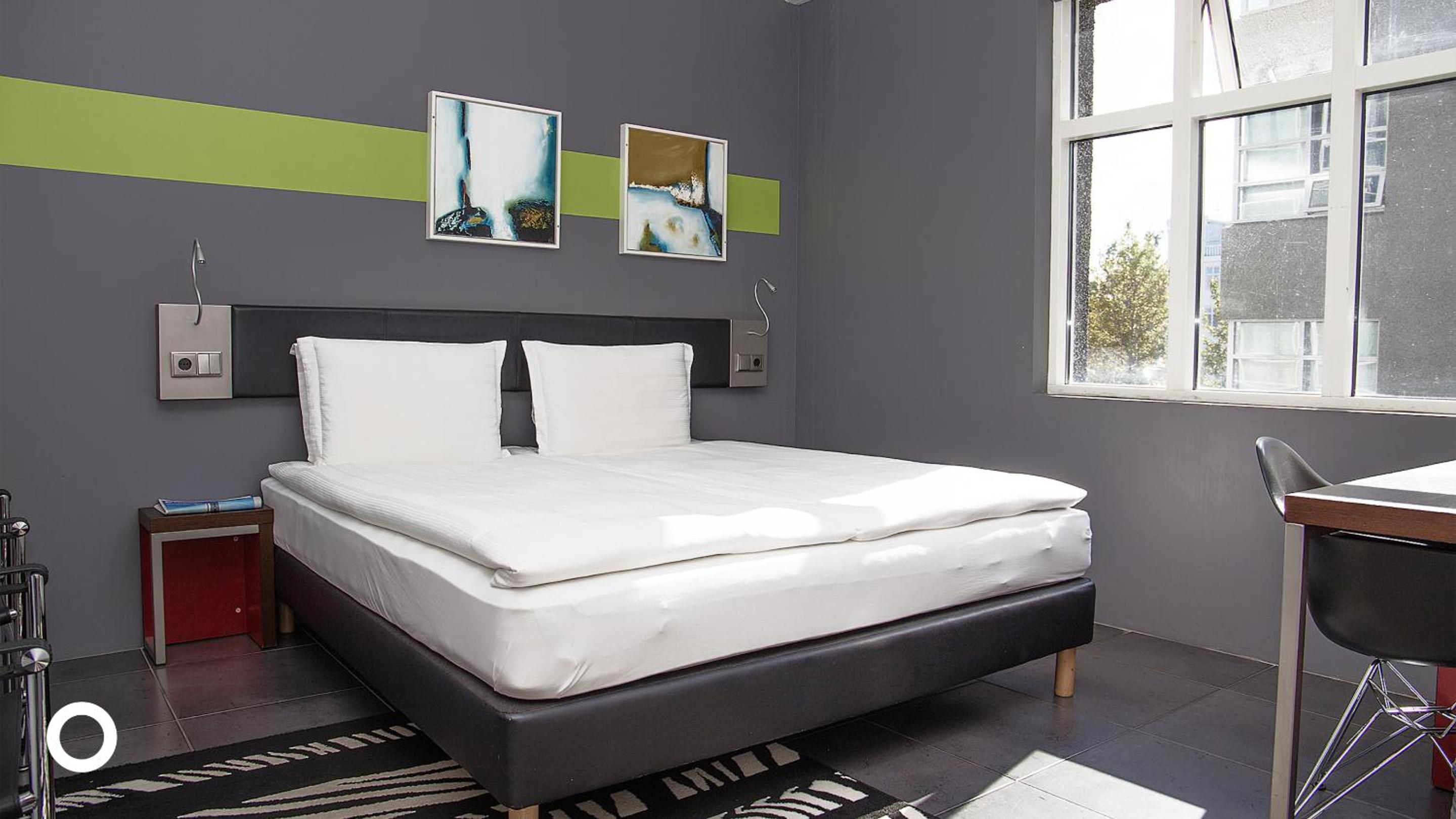Deluxe Double or Twin Room - Photo 5