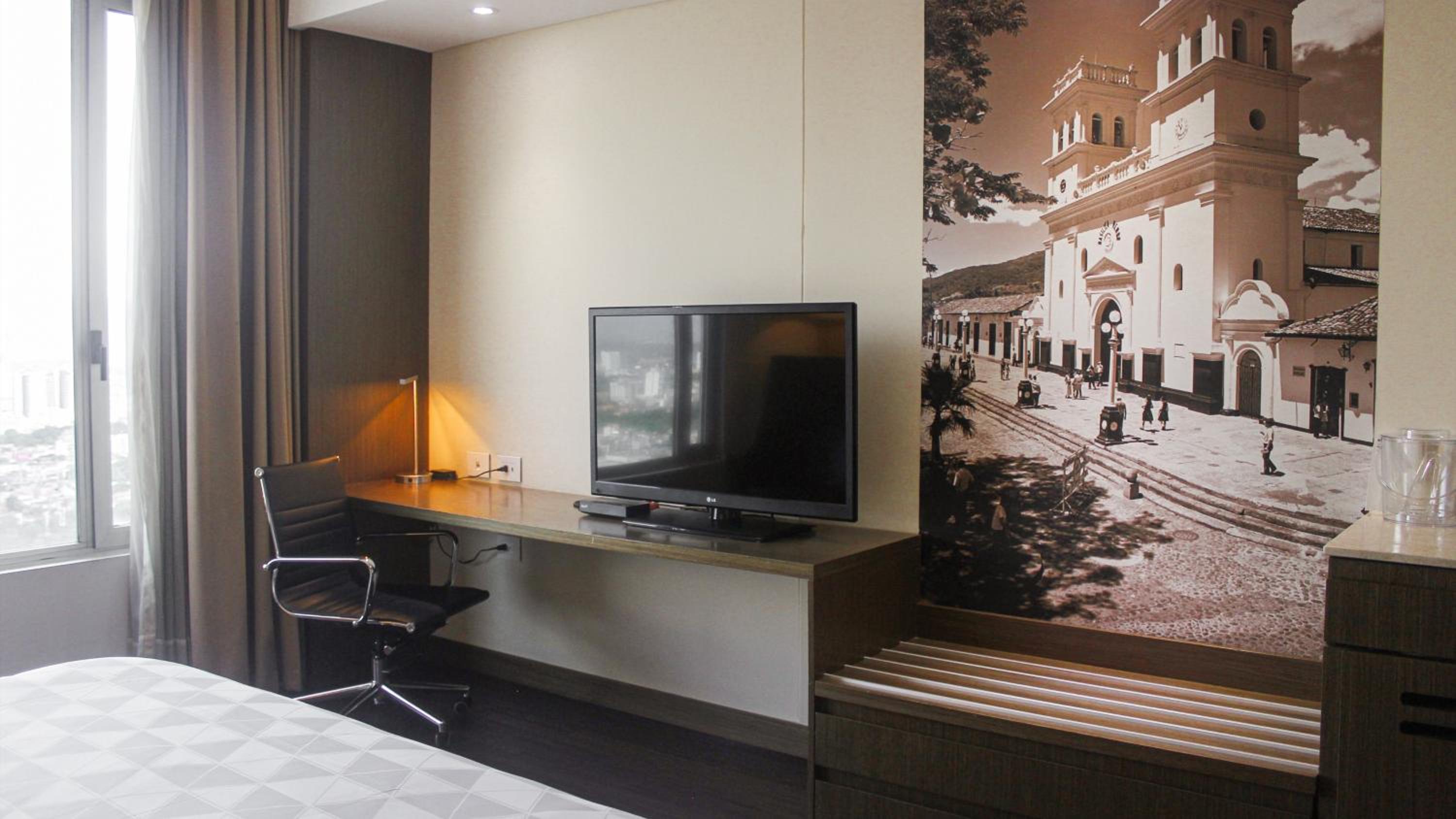 Standard King Room photo 2
