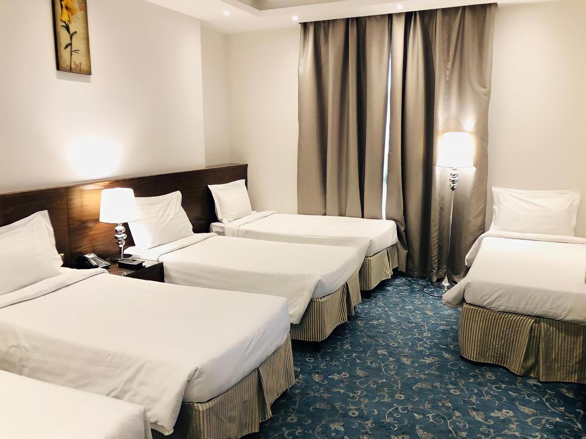 Quintuple Room (5 Adults) photo 1