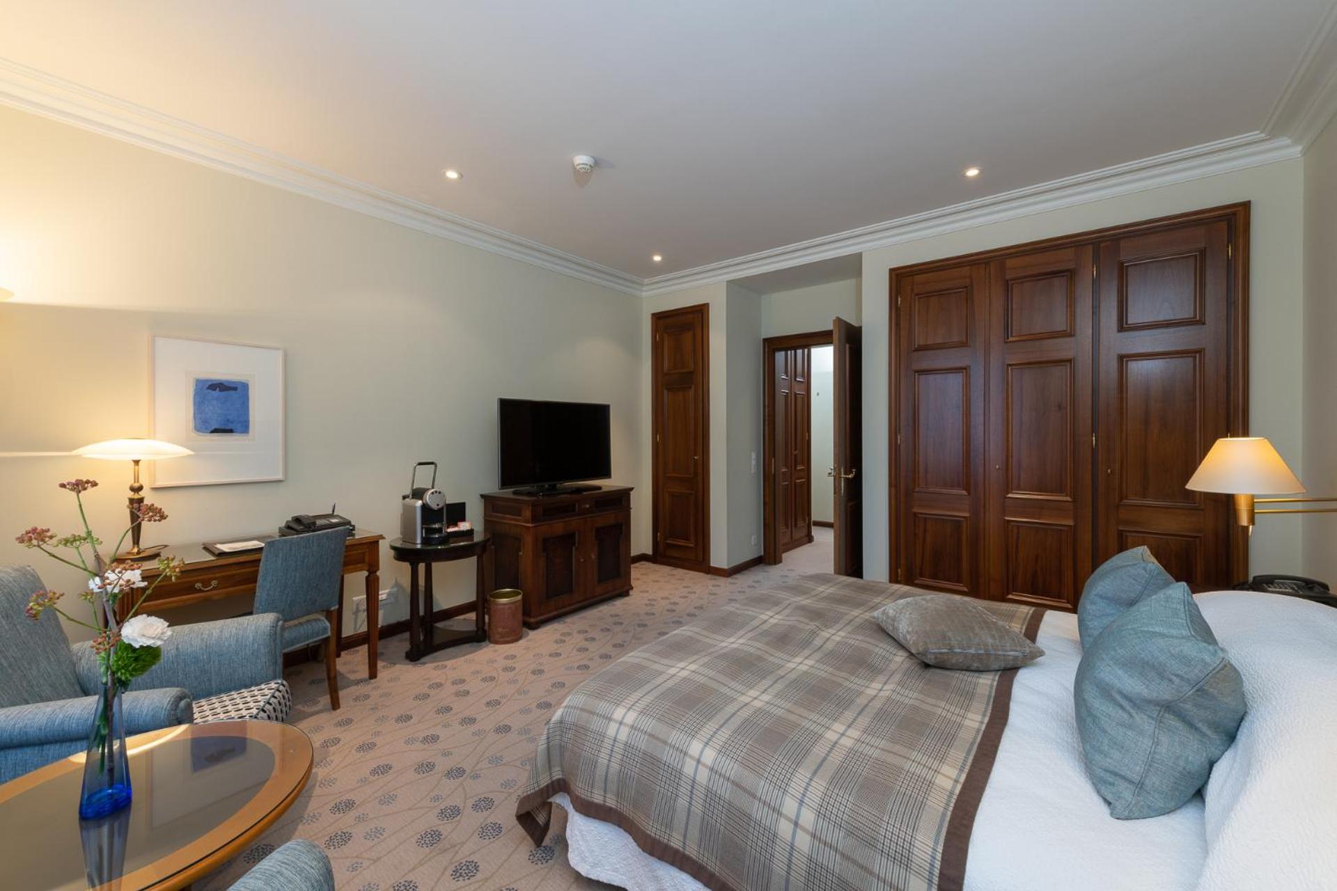 Superior Double or Twin Room with Lake View