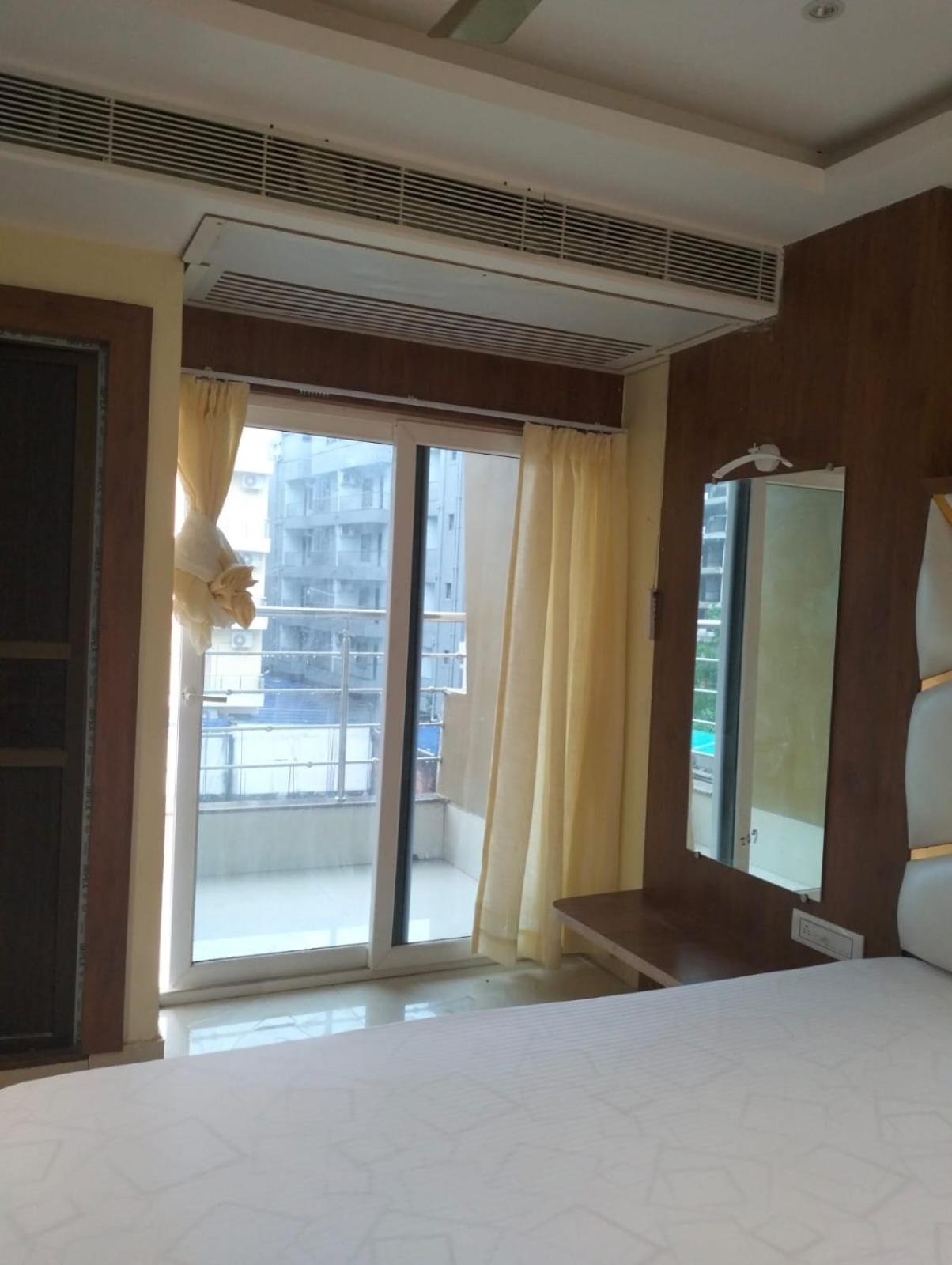 Deluxe Double Room (2 Adults + 1 Child) photo 2