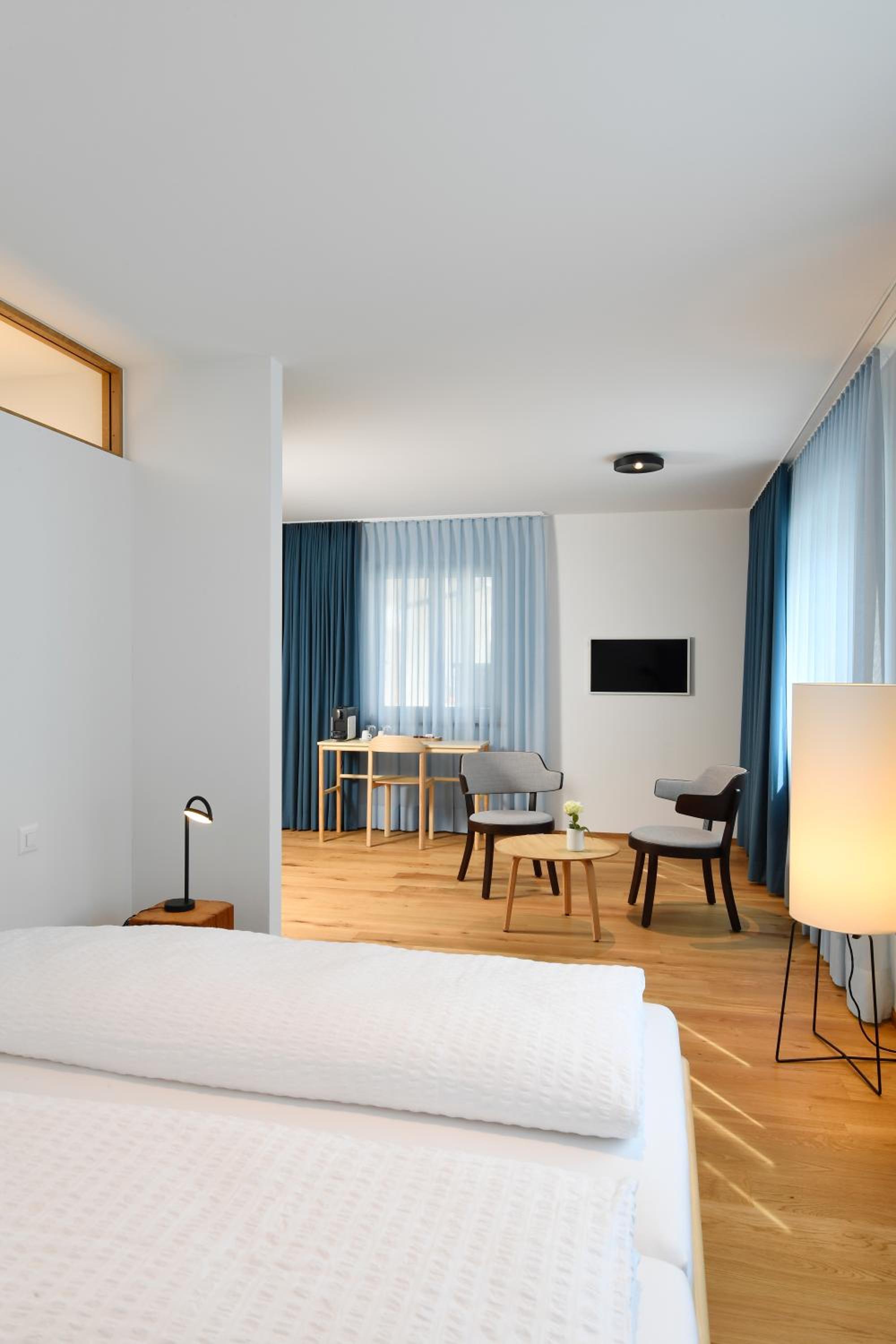 Deluxe Double Room with Balcony - Photo 3
