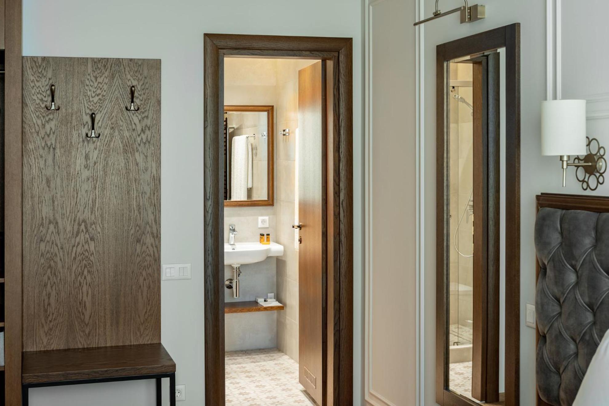 Superior Double Room - Photo 12