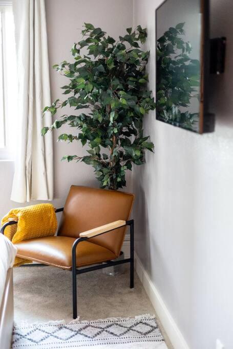Two-Bedroom Apartment - Photo 26