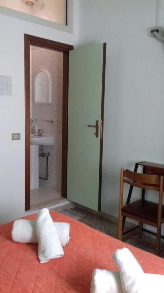 Small Double Room photo 2