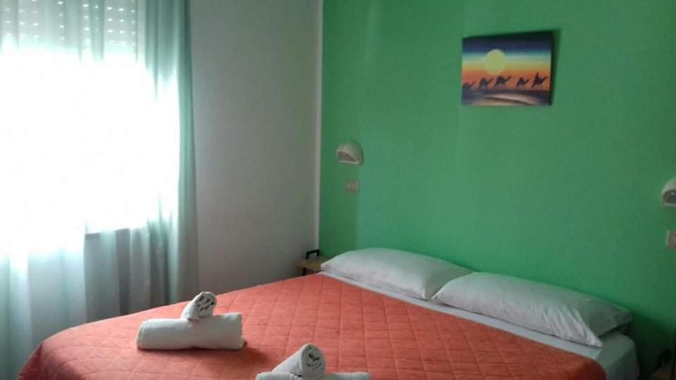 Small Double Room photo 1