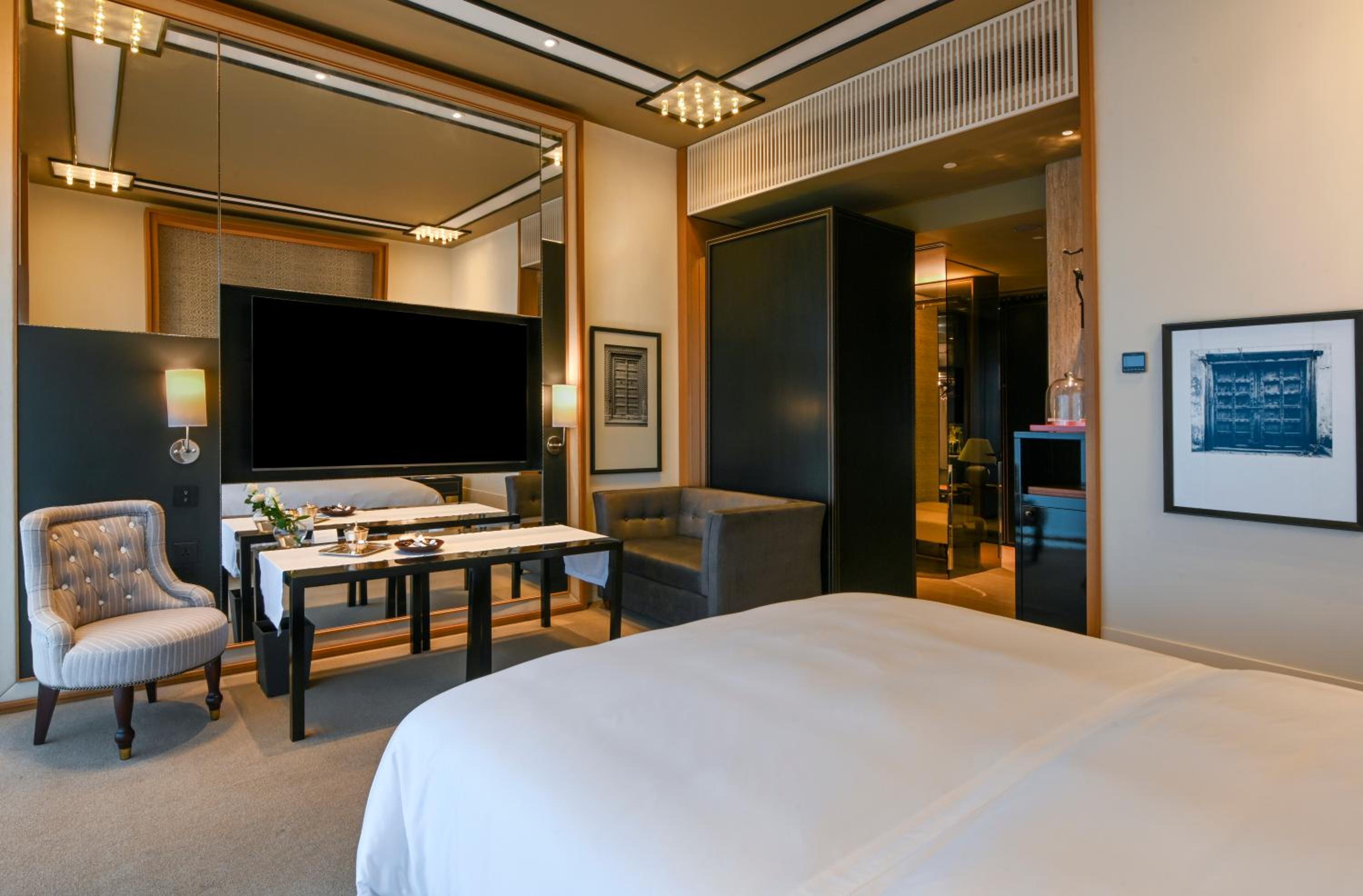 King Room - Club Access with Club hours - Photo 4