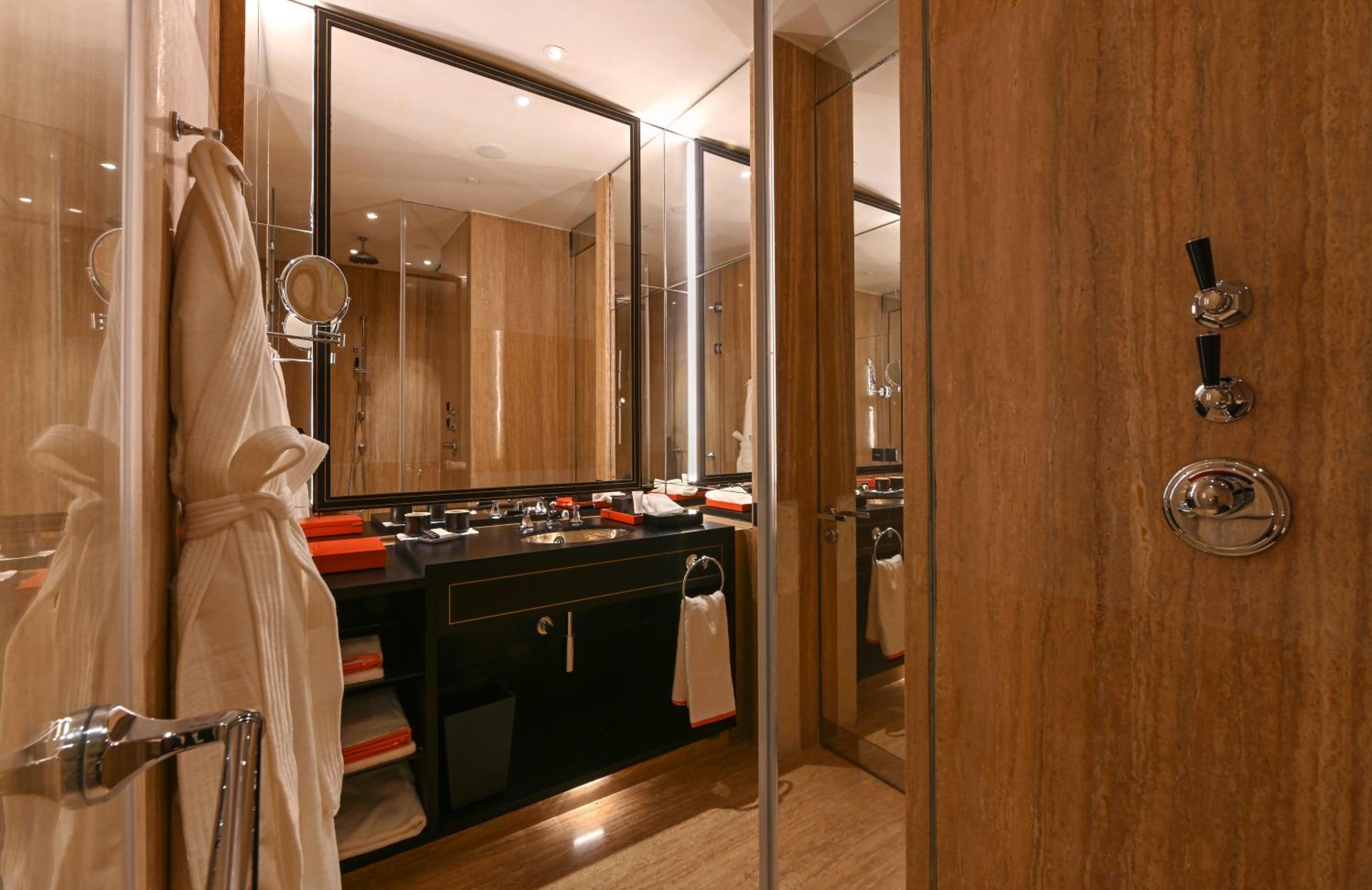 King Room - Club Access with Club hours - Photo 6