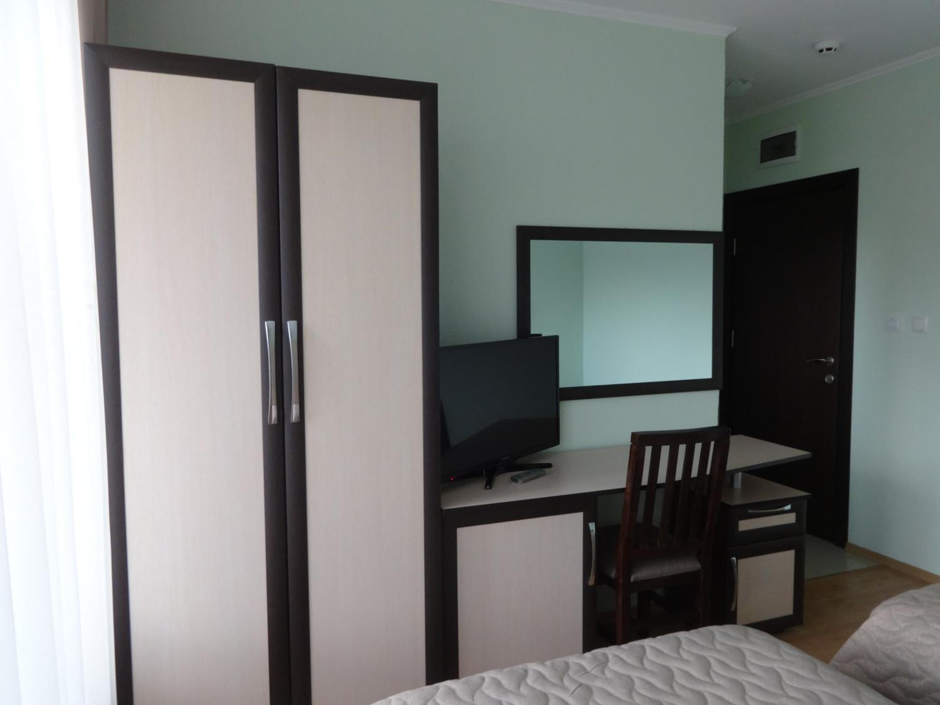 Twin Room - Photo 1