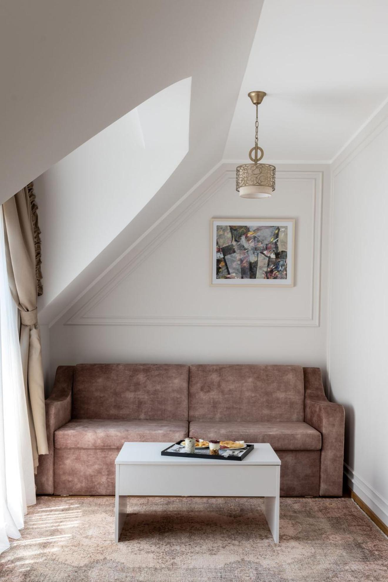 Studio with Sofa Bed - Photo 5