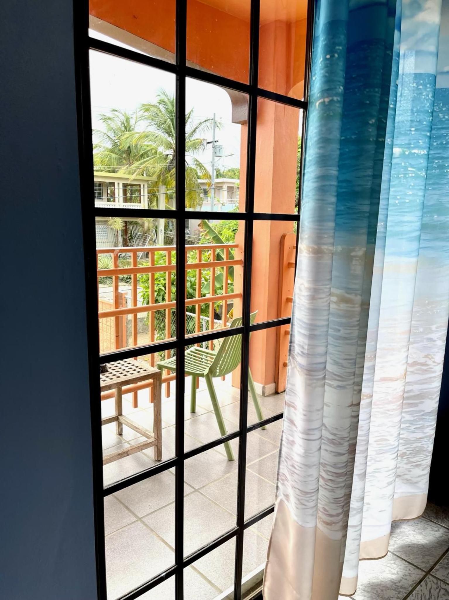 Island Breeze - Large One Bedroom Suite with Balcony - 13+ photo 2