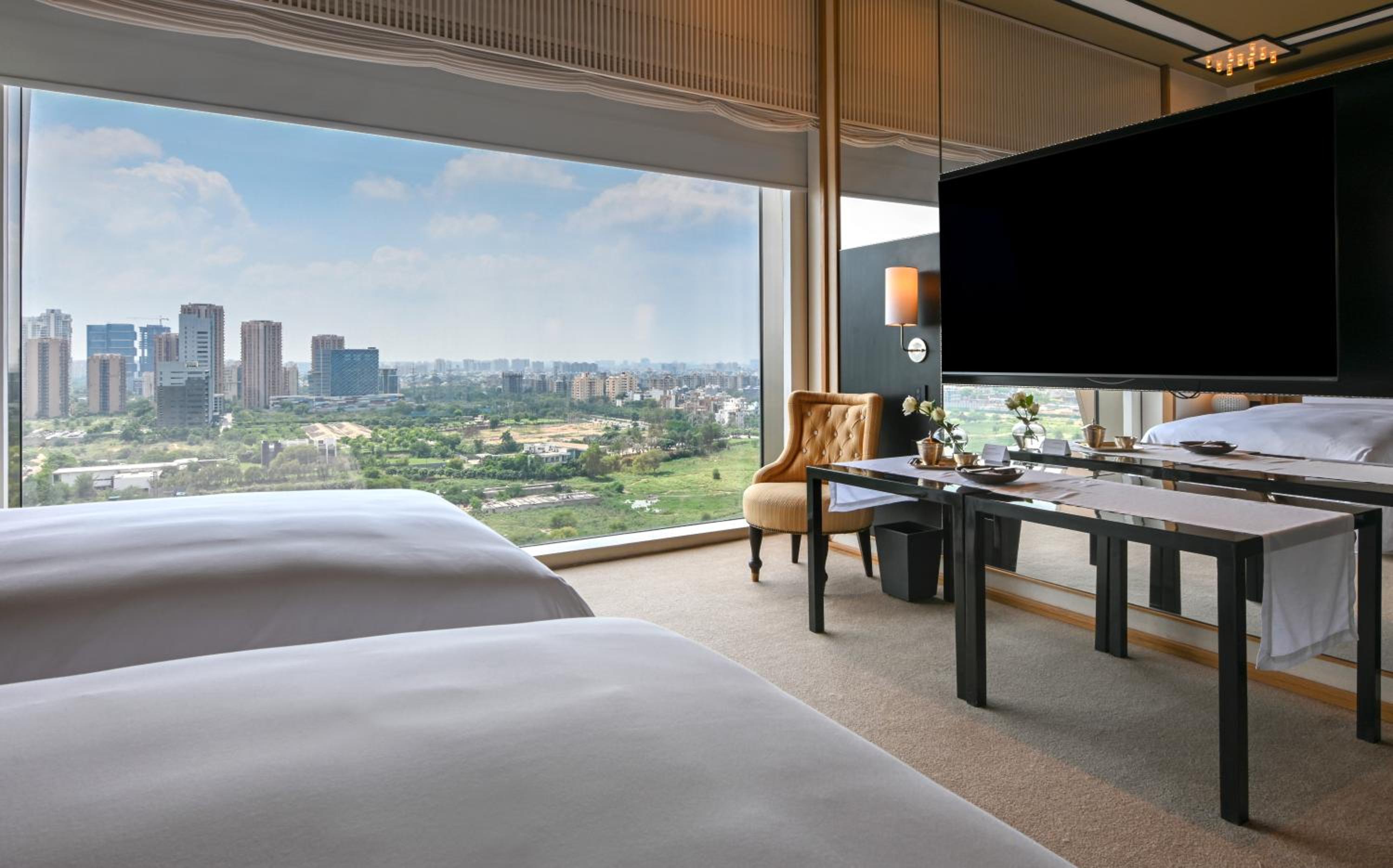 Twin Room - Club Access with Club hours - Photo 3