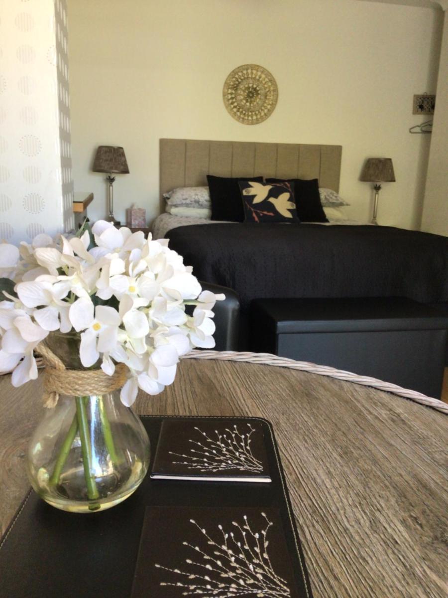 Standard King Room photo 3
