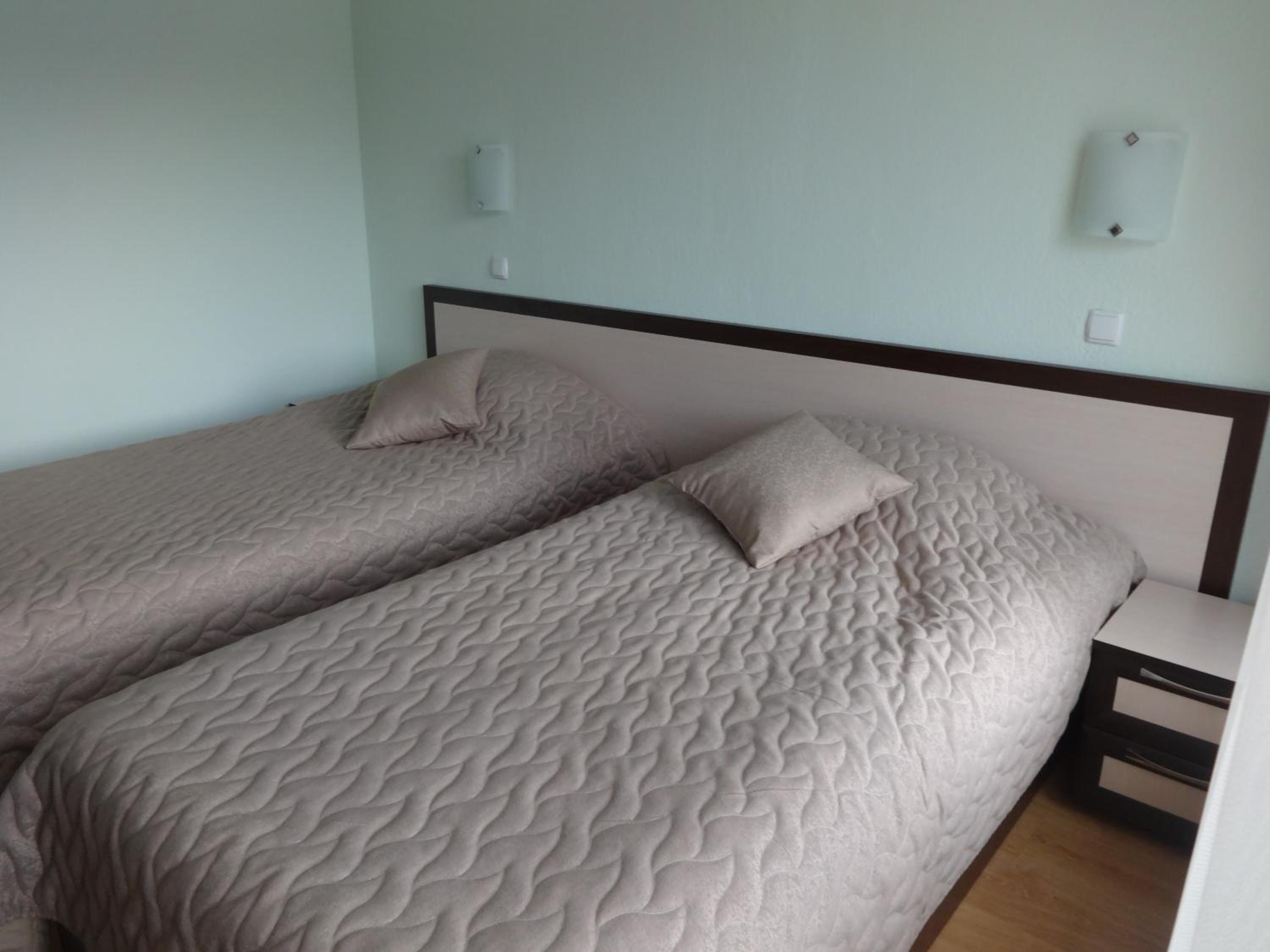 Twin Room - Photo 4