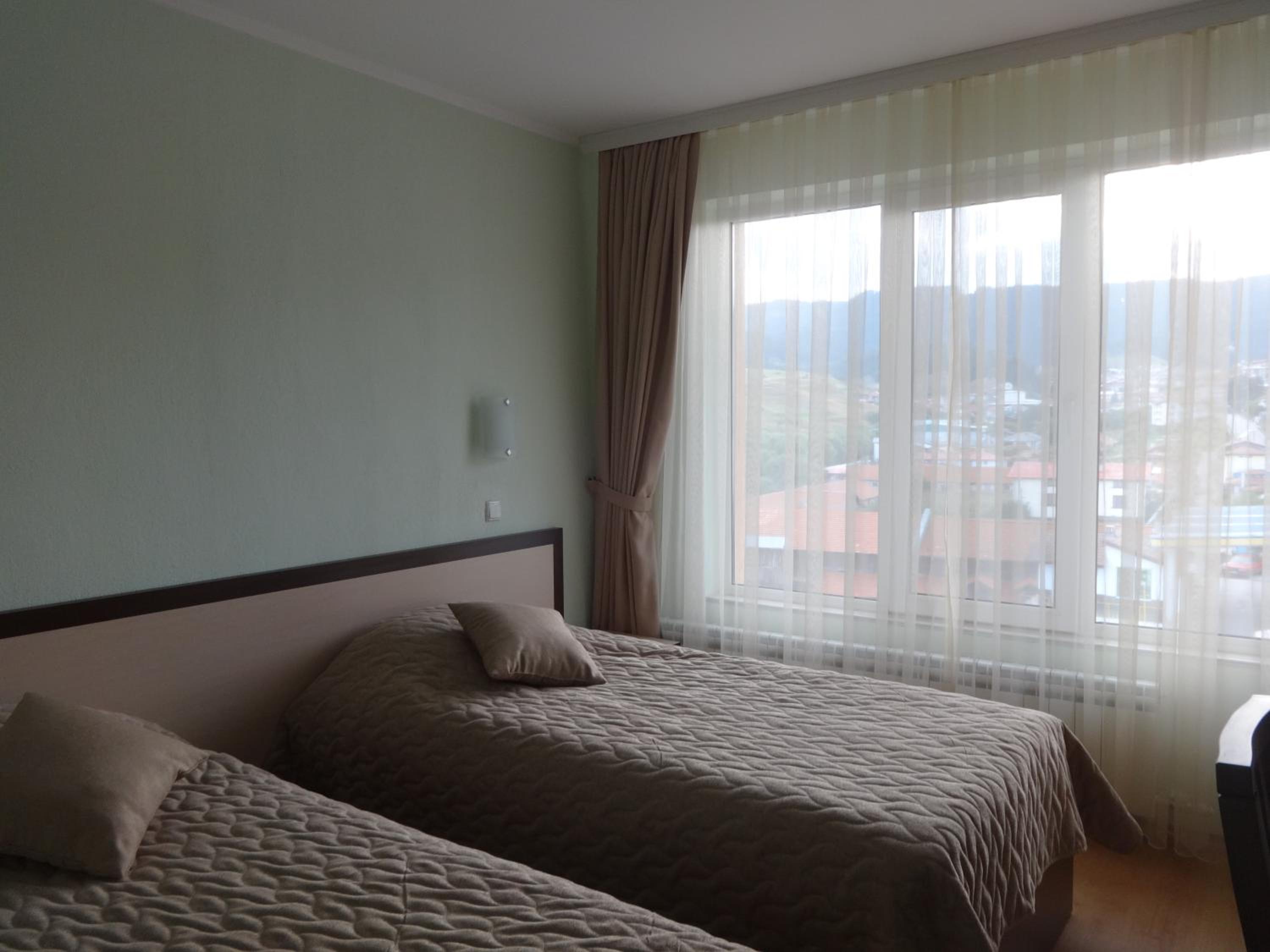 Twin Room - Photo 5