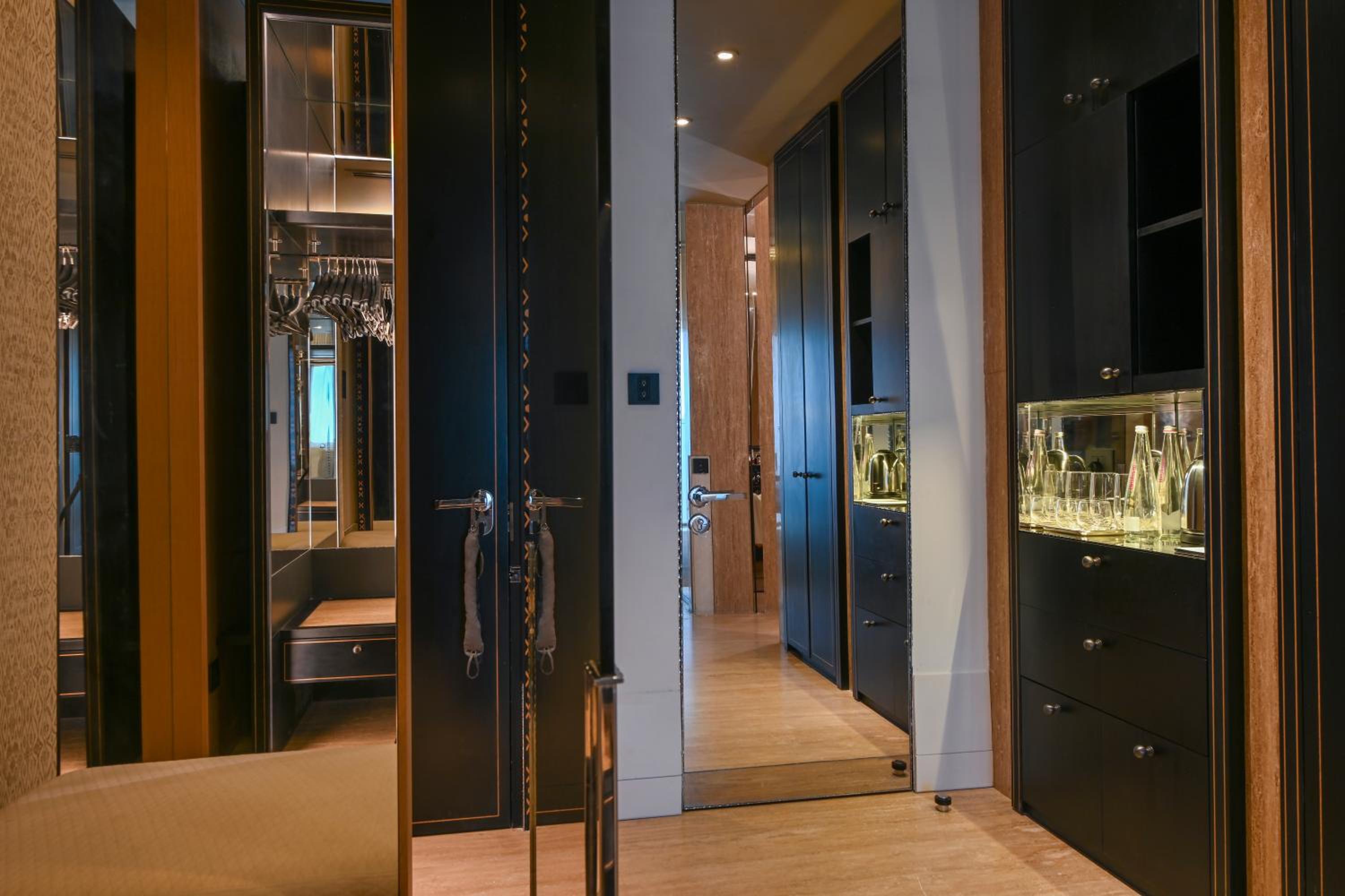 King Room - Club Access with Club hours - Photo 5