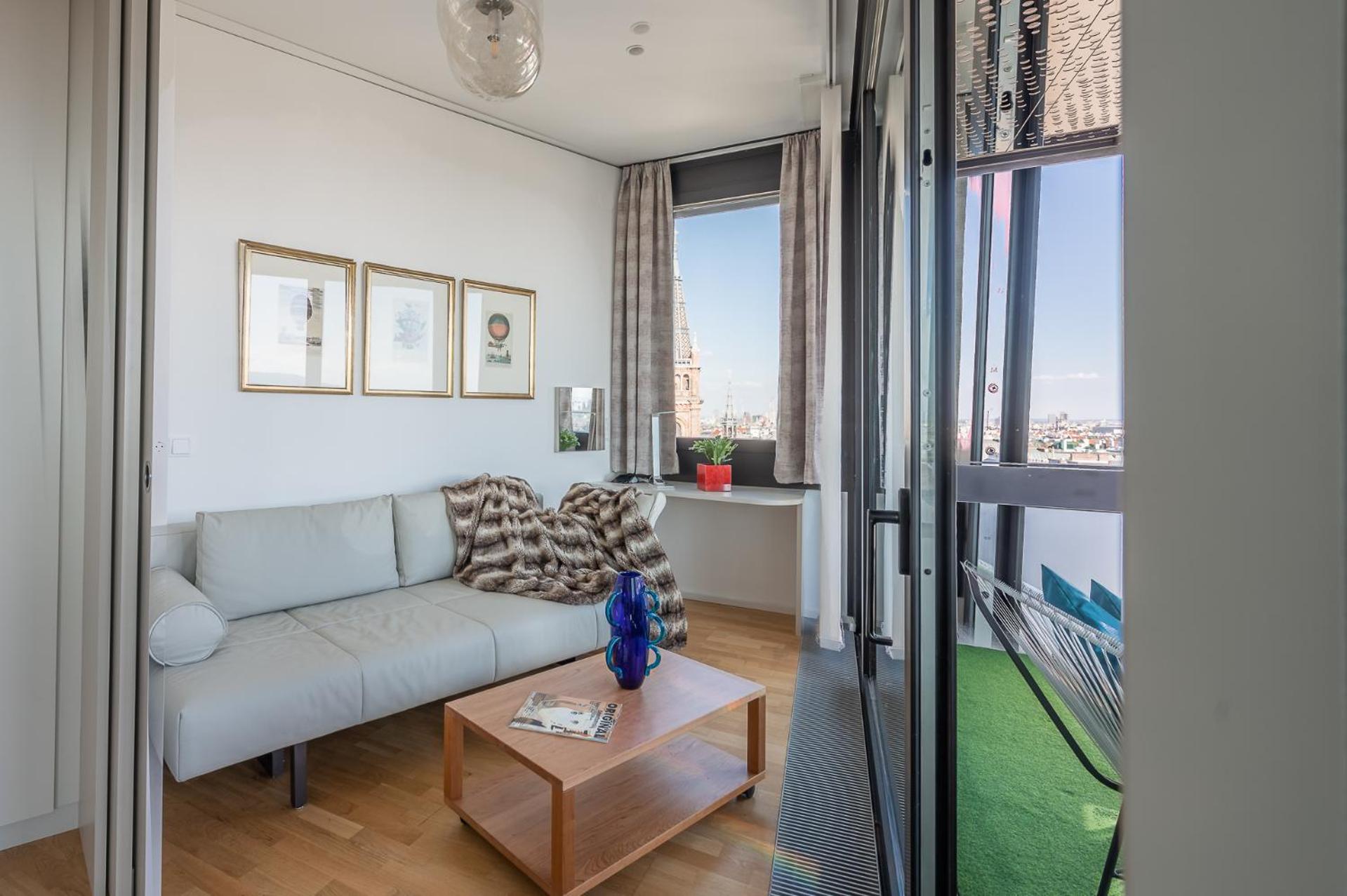 Rooftop Apartment (Sun View)