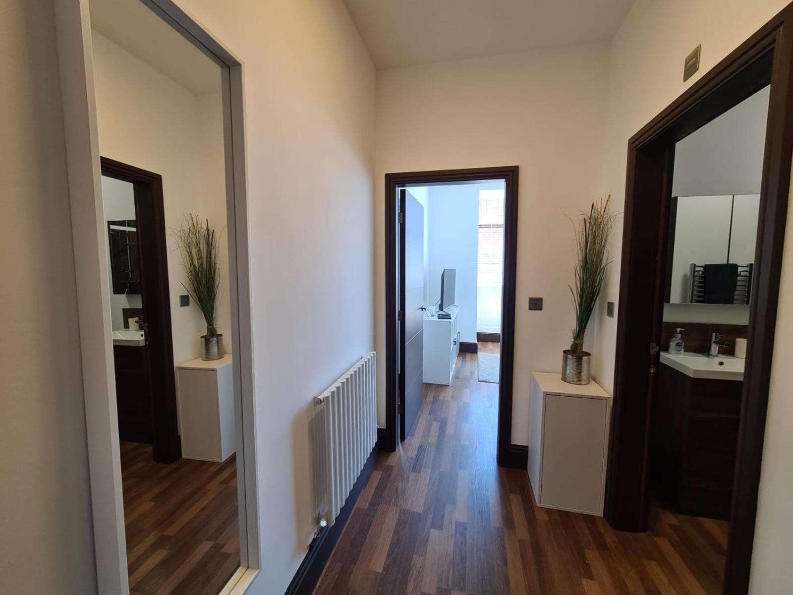 One-Bedroom Apartment - Photo 3