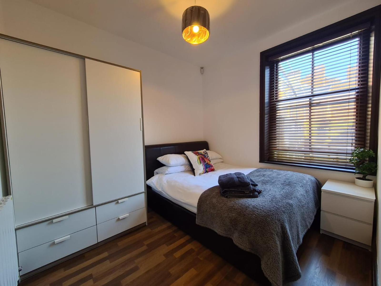 One-Bedroom Apartment - Photo 1