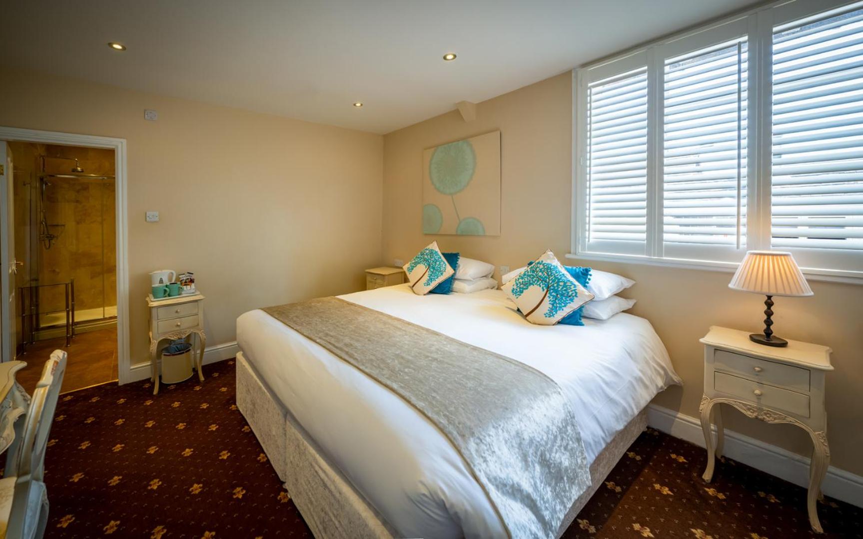 Double or Twin Room - Photo 4