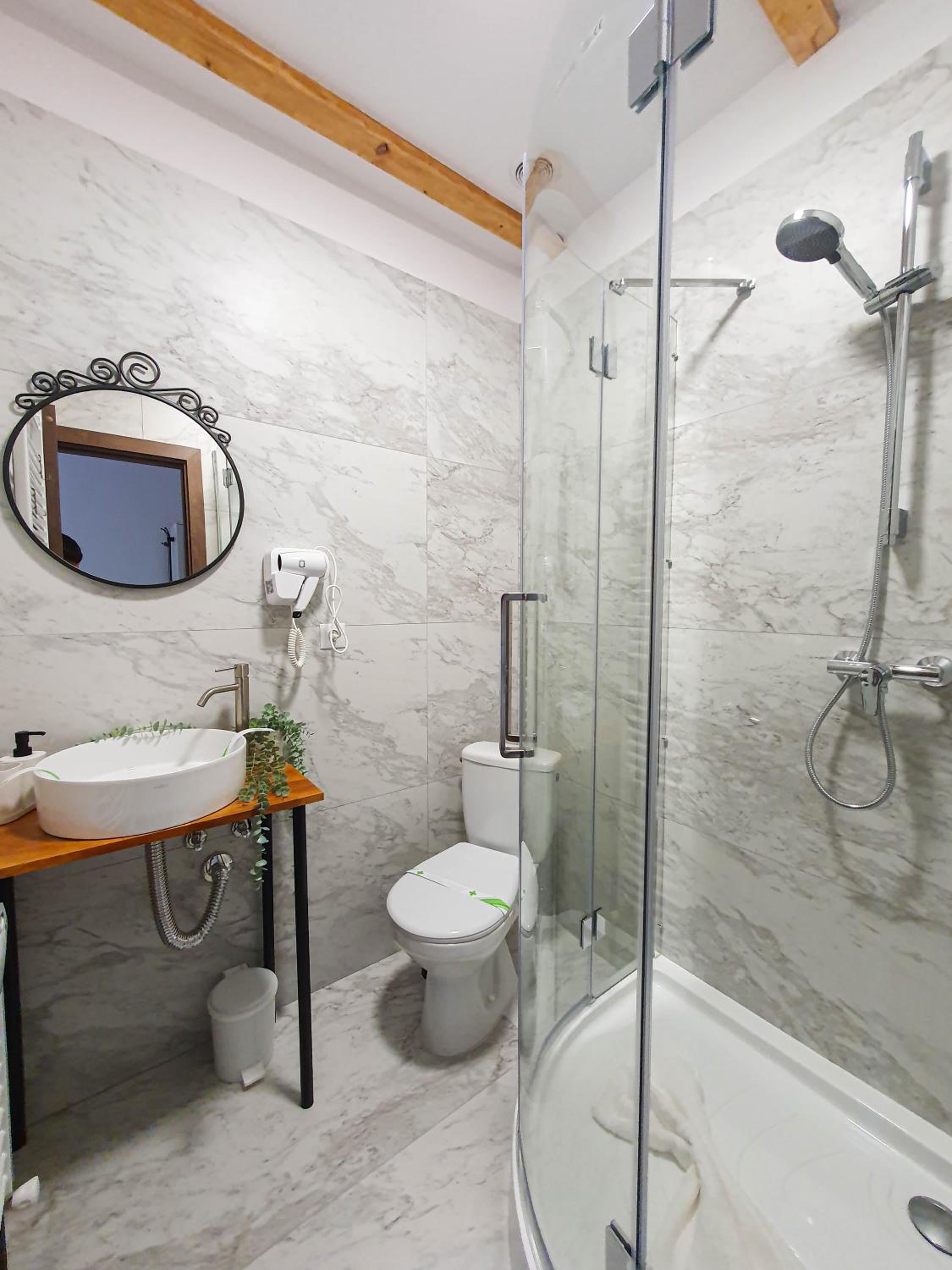 Family Room with Private Bathroom - Photo 6