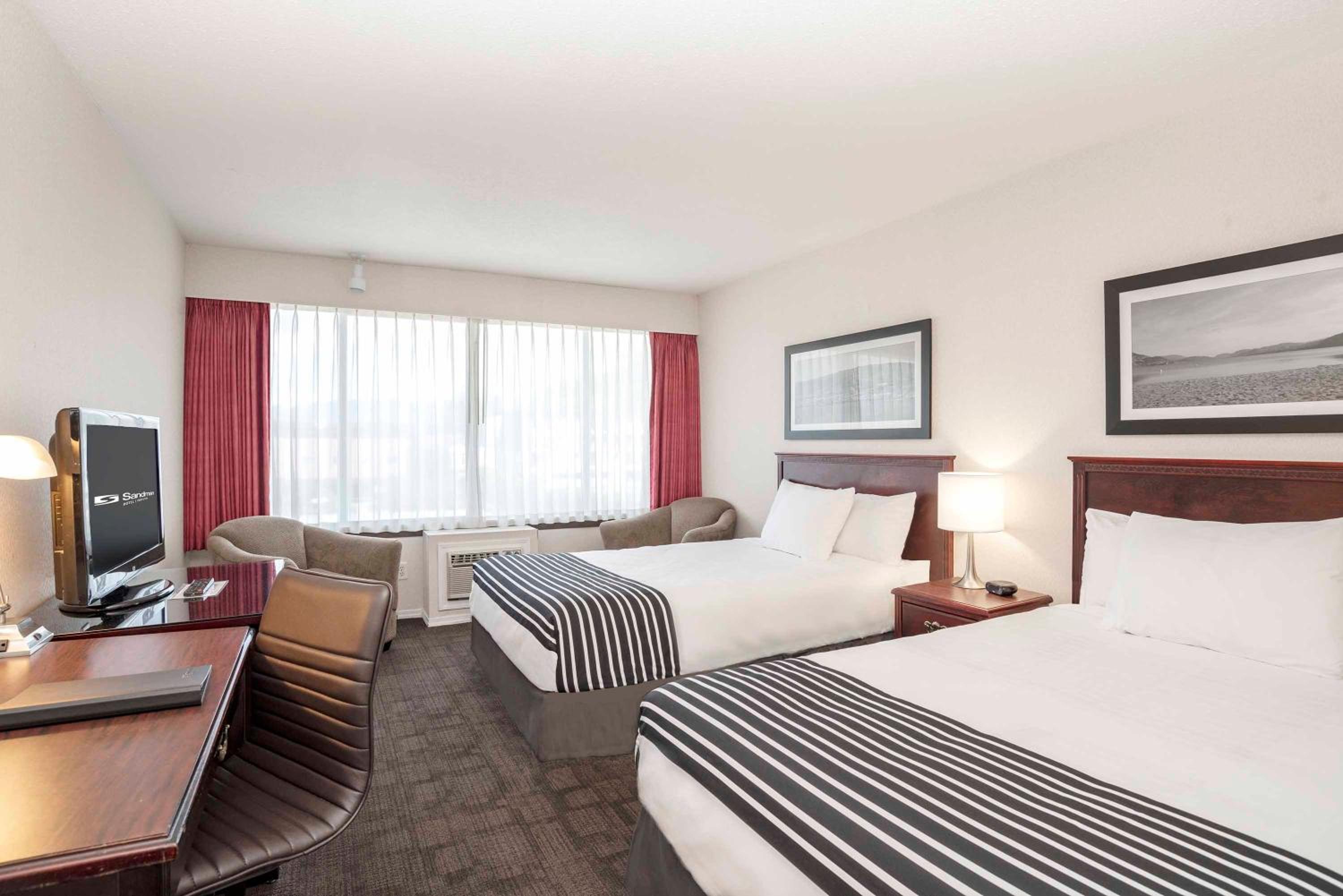 Standard Room, 2 Double Beds - Photo 1