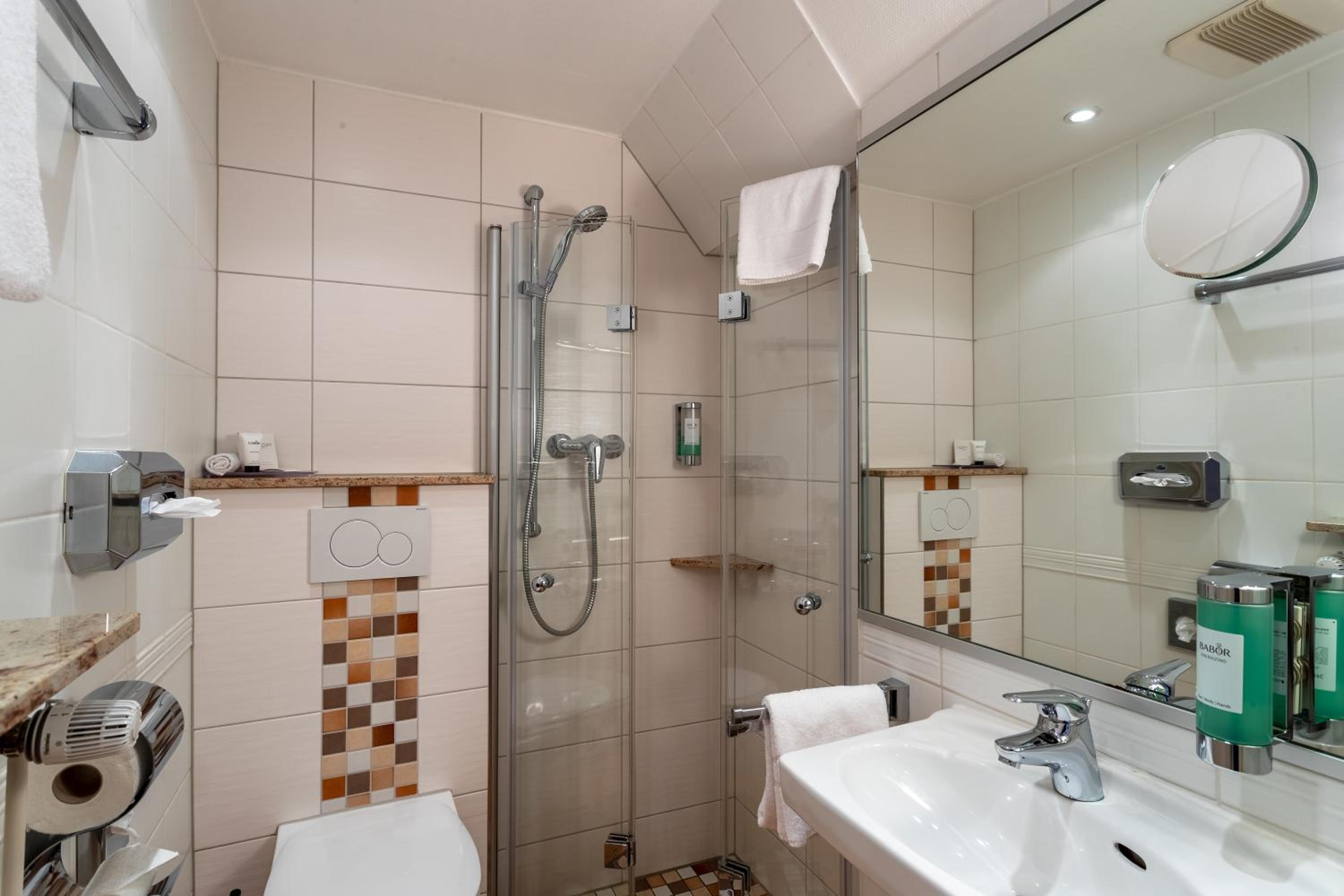Small Single Room photo 2
