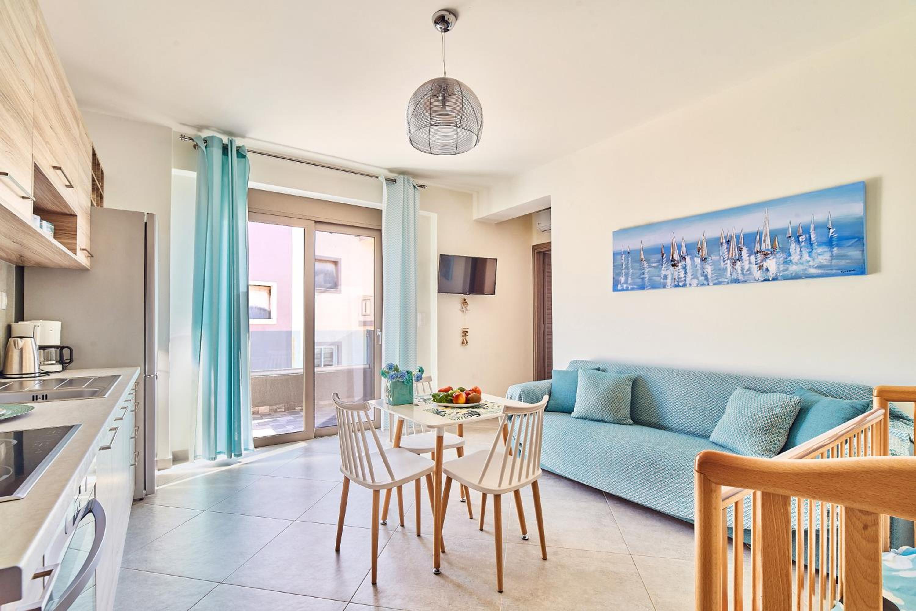 Apartment with Balcony photo 1