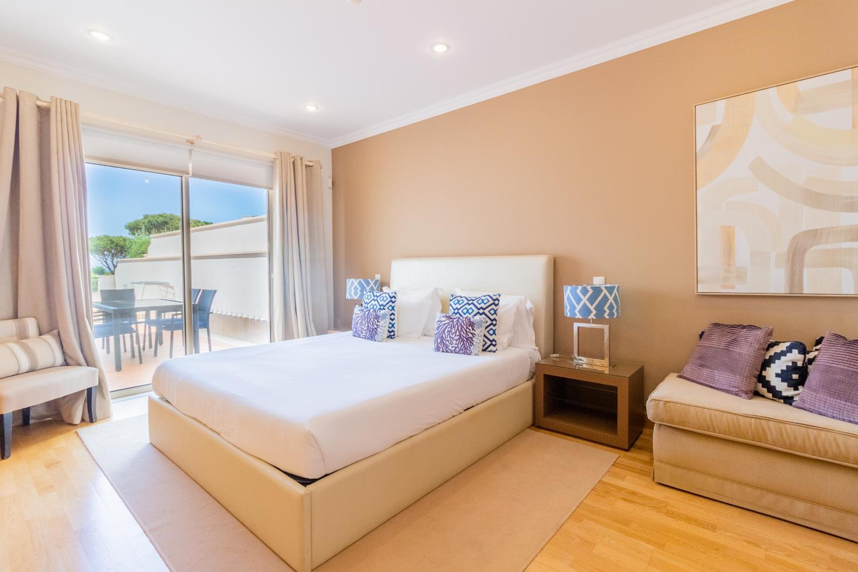 Appartement 3 Chambres avec Bain à Remous - Vue Partielle sur Mer - Rez-de-Chaussée