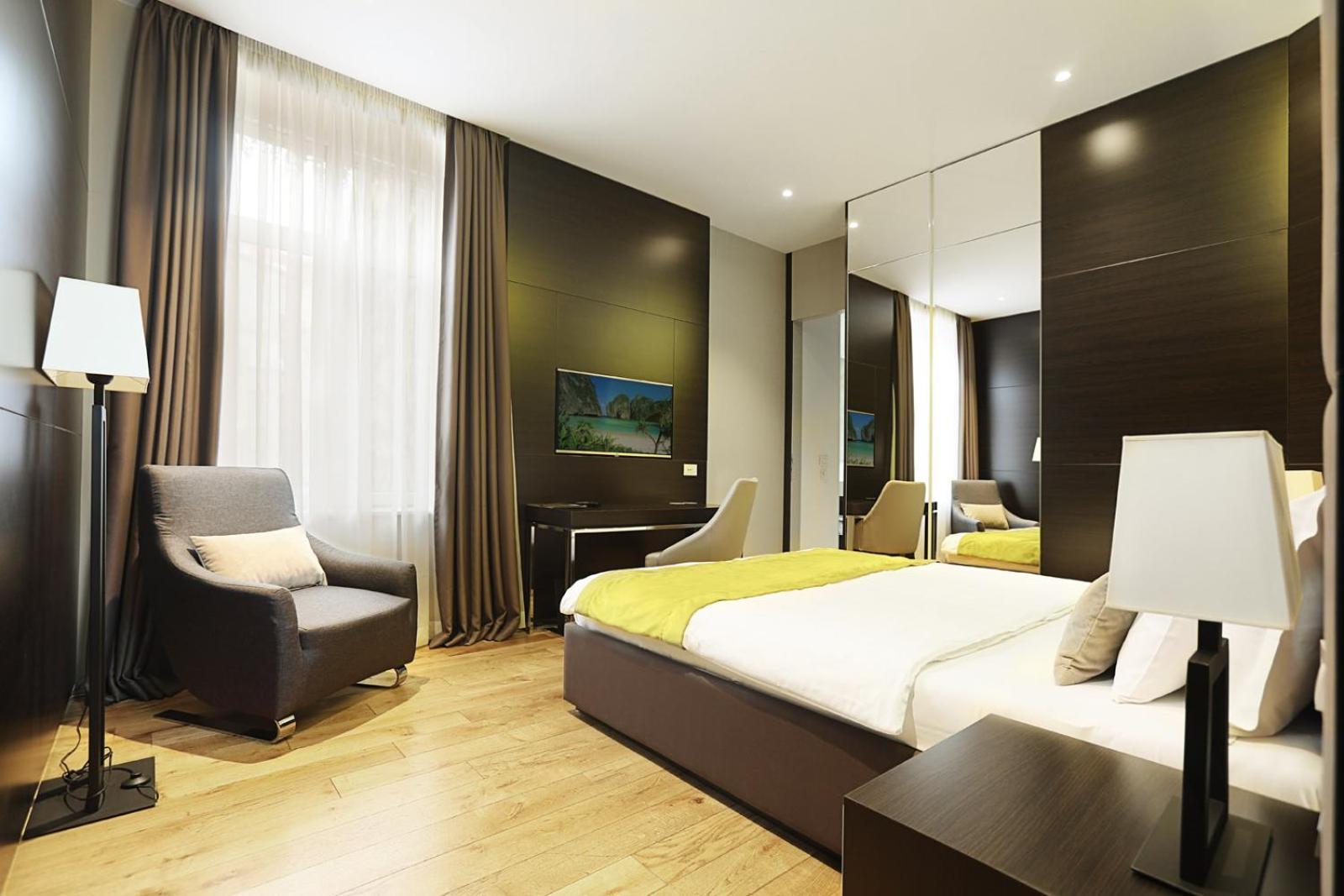 Double Room - Photo 5