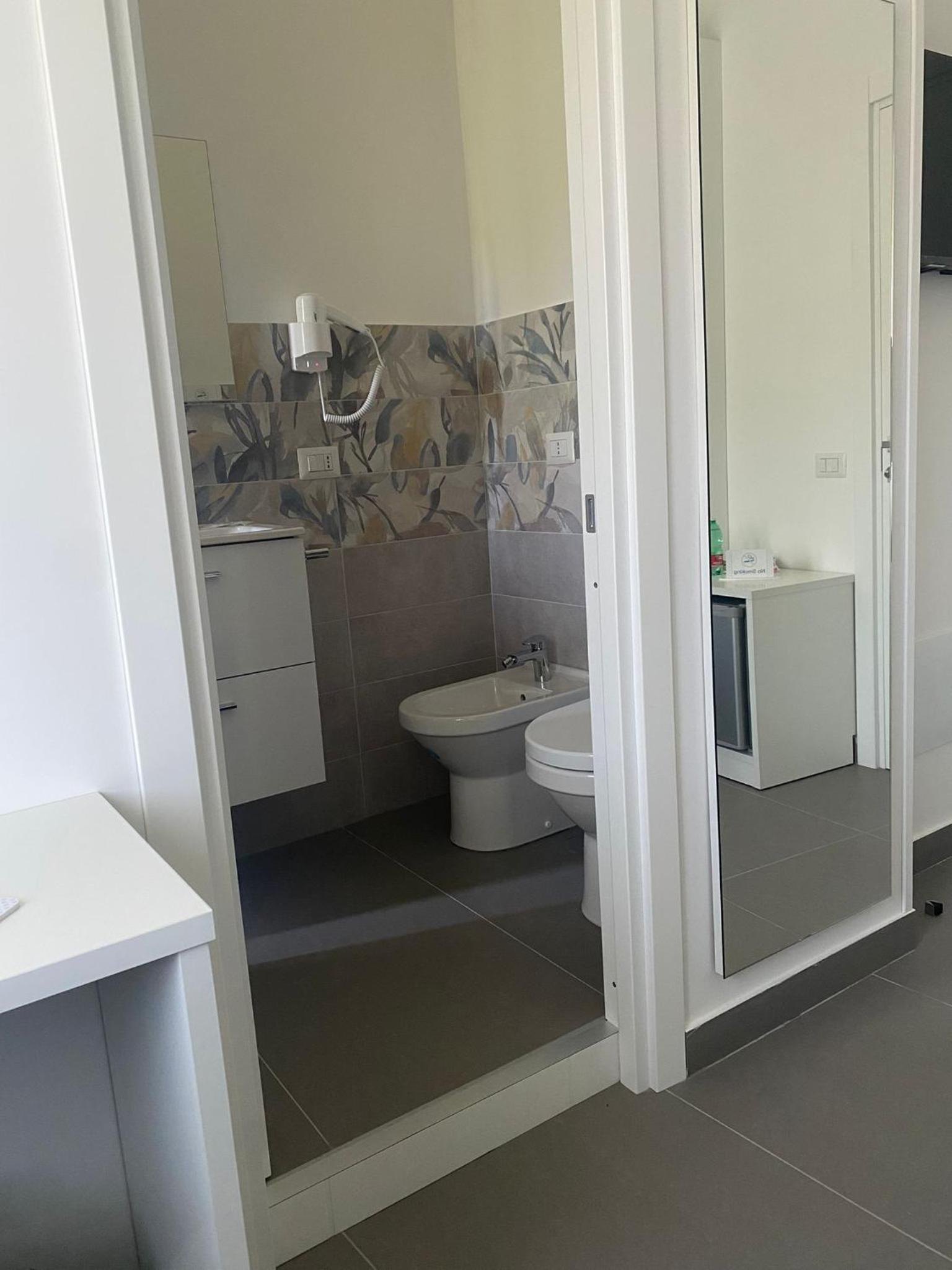 Double Room with Private Bathroom photo 3