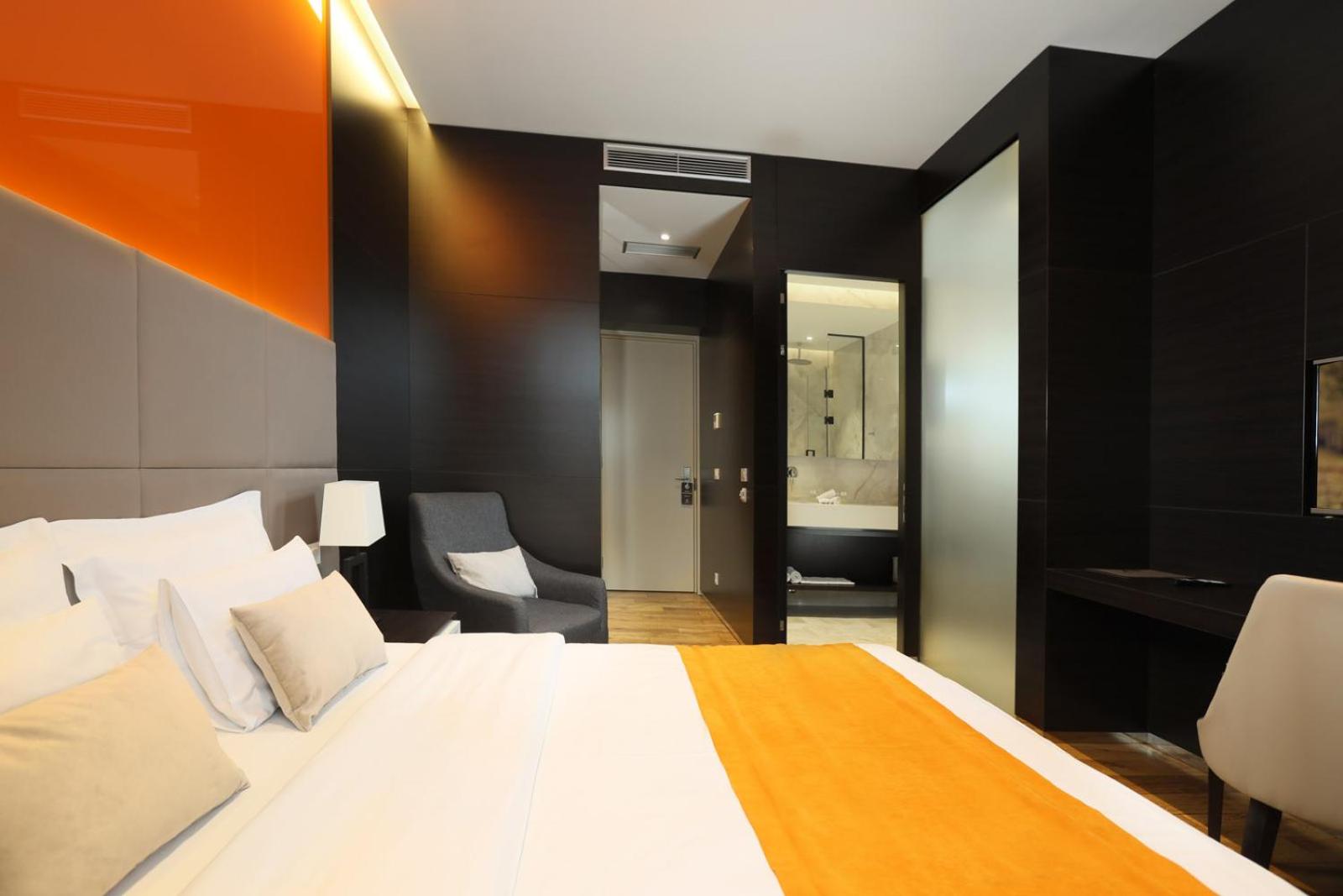 Double Room - Photo 7