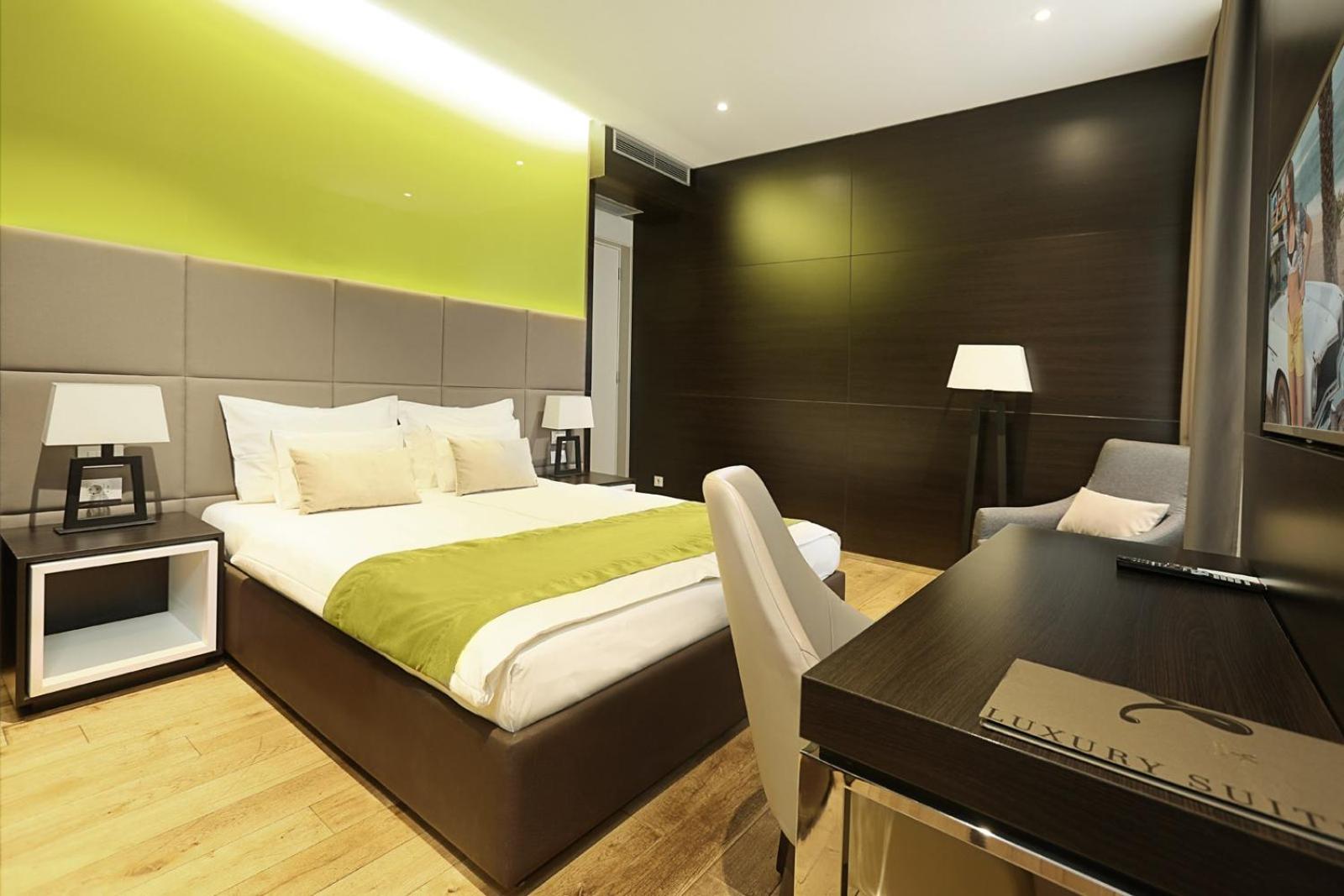 Double Room - Photo 9