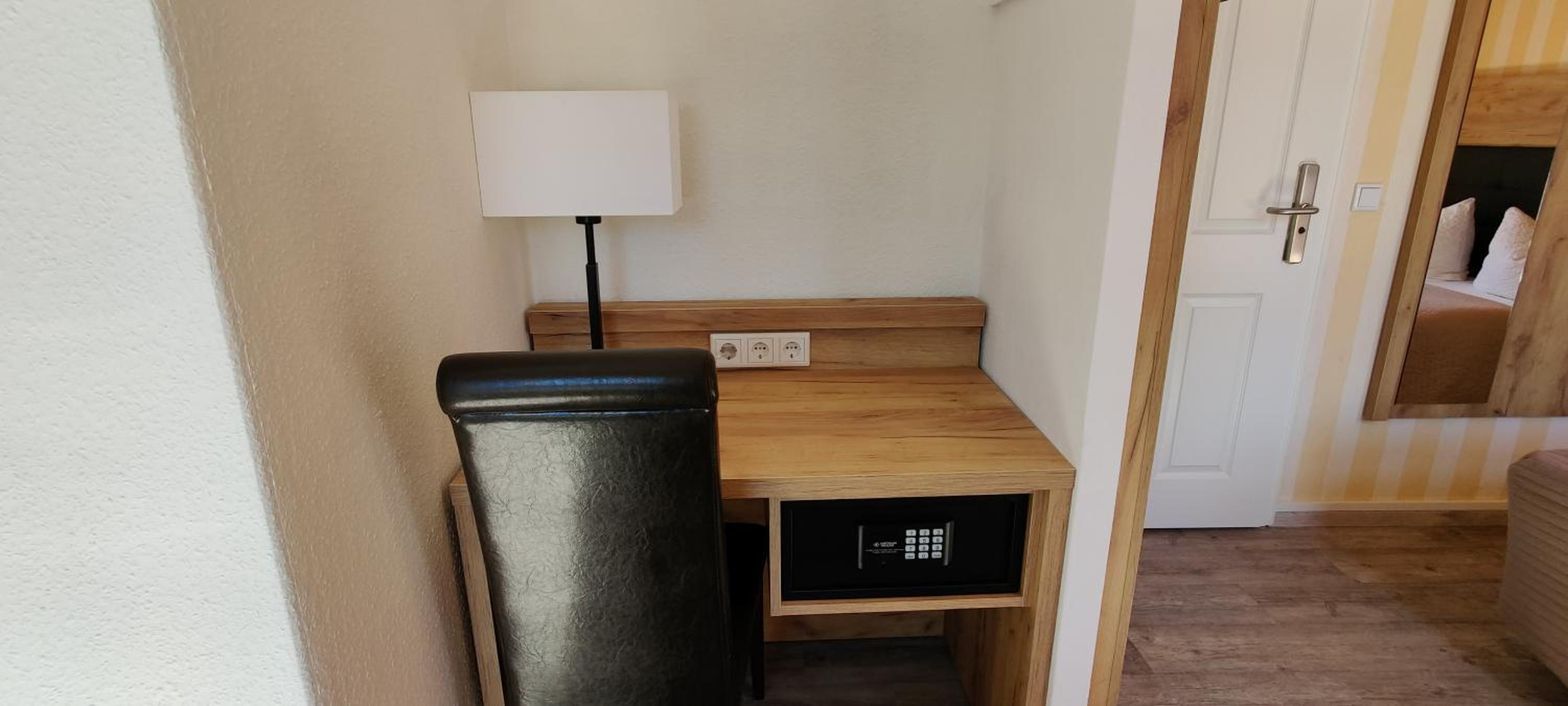 Small Double Room photo 2