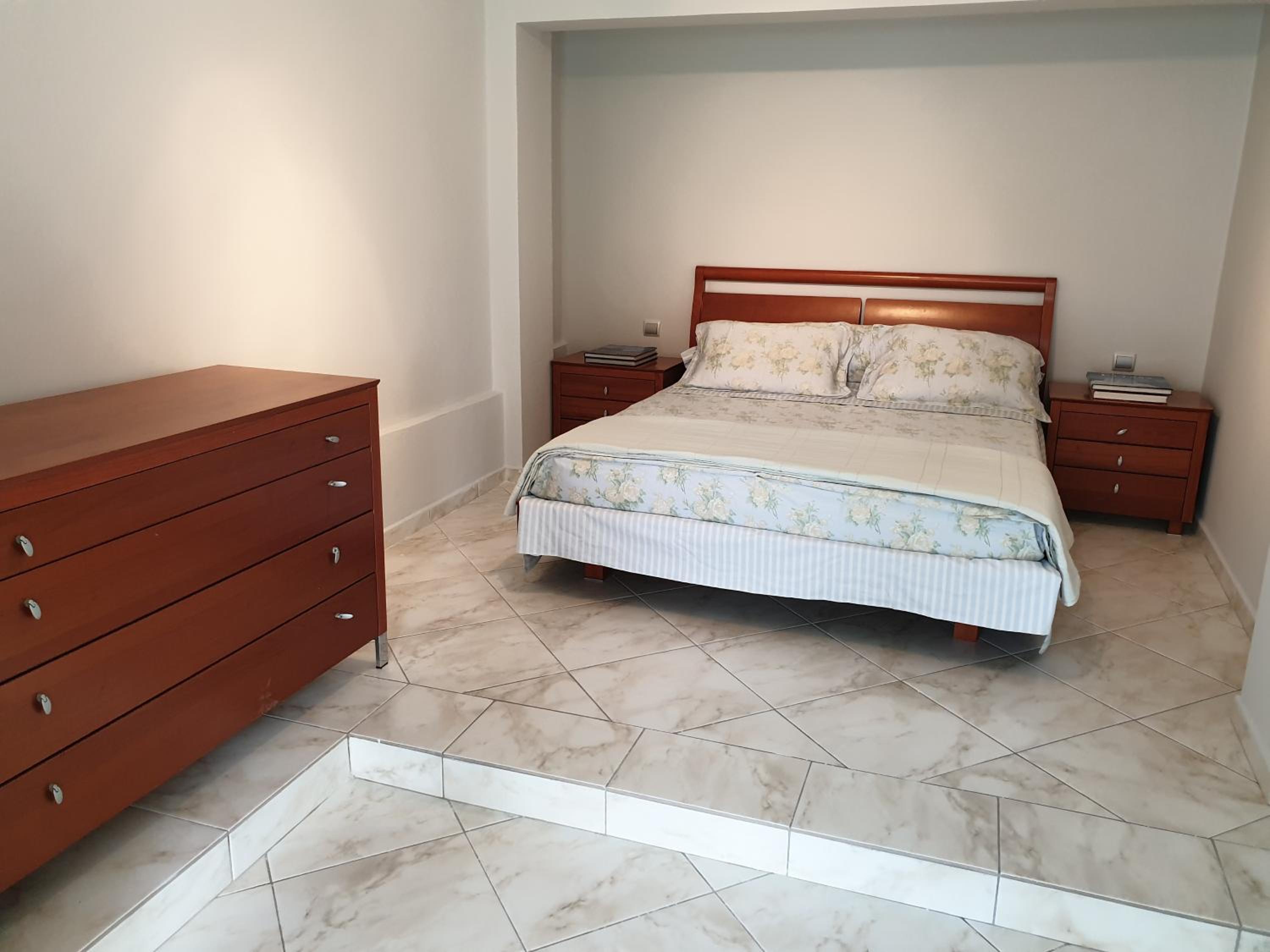 Two-Bedroom House - Photo 23