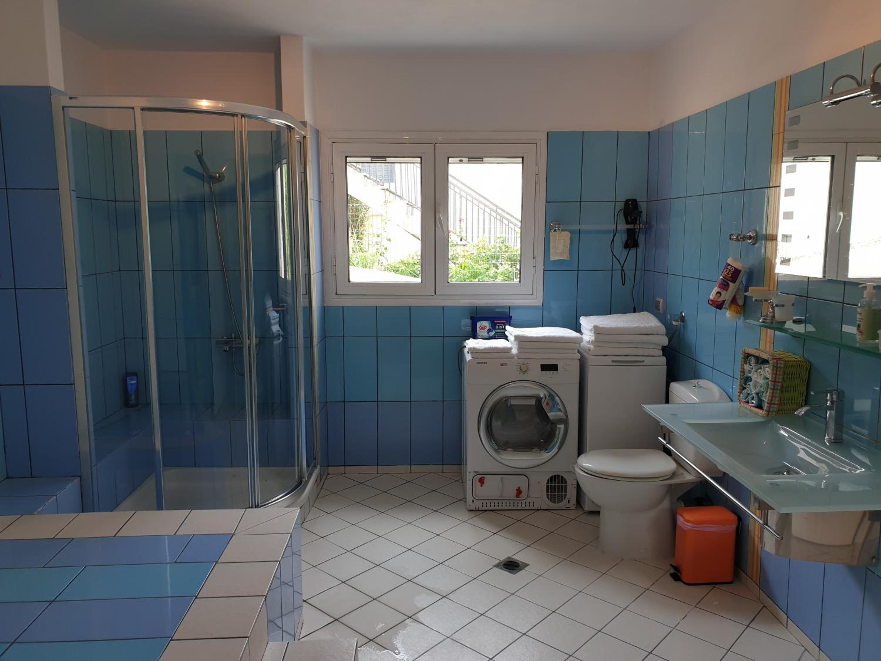 Two-Bedroom House - Photo 25