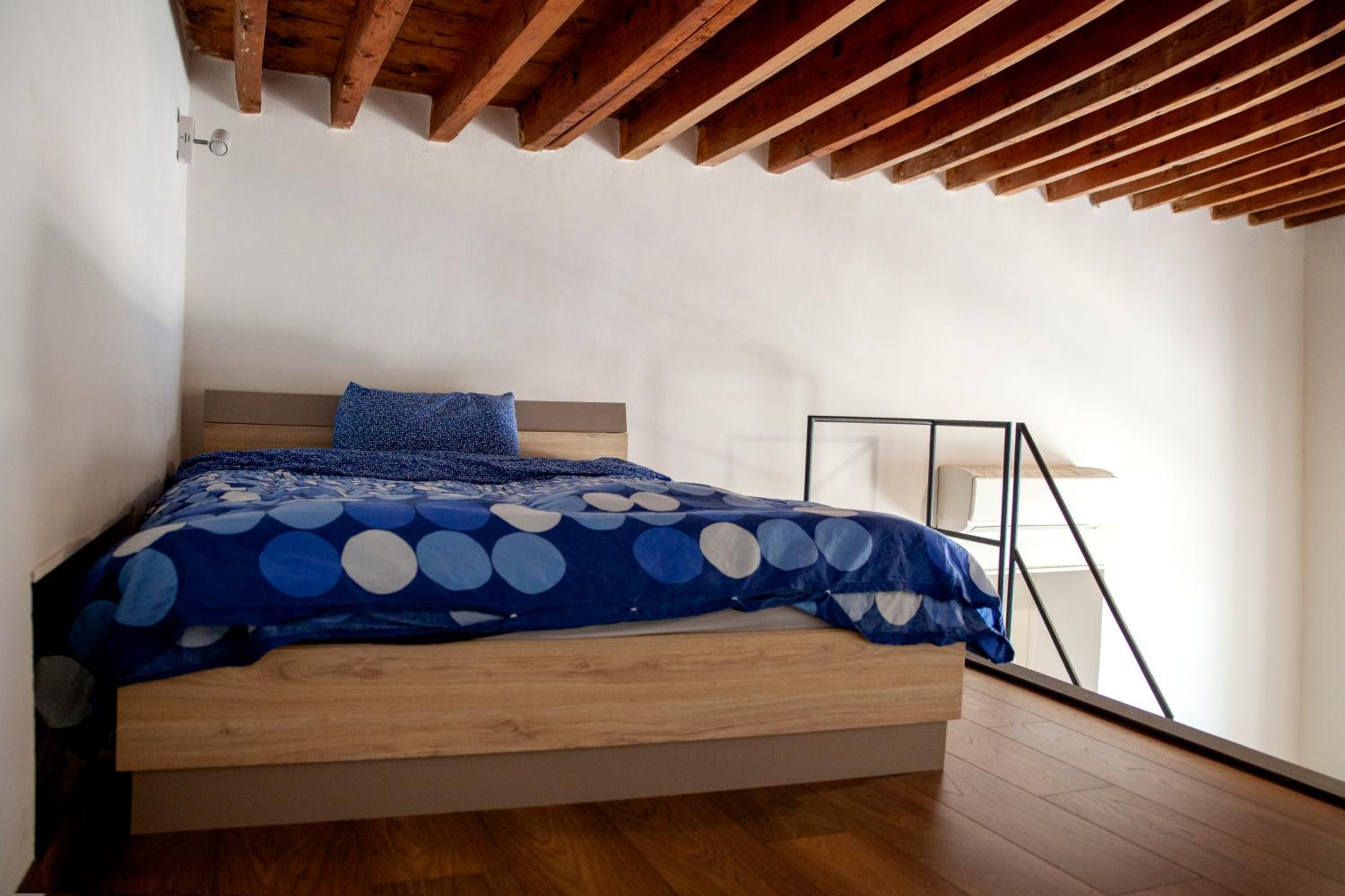 Deluxe Double Room with Extra Bed - Photo 1