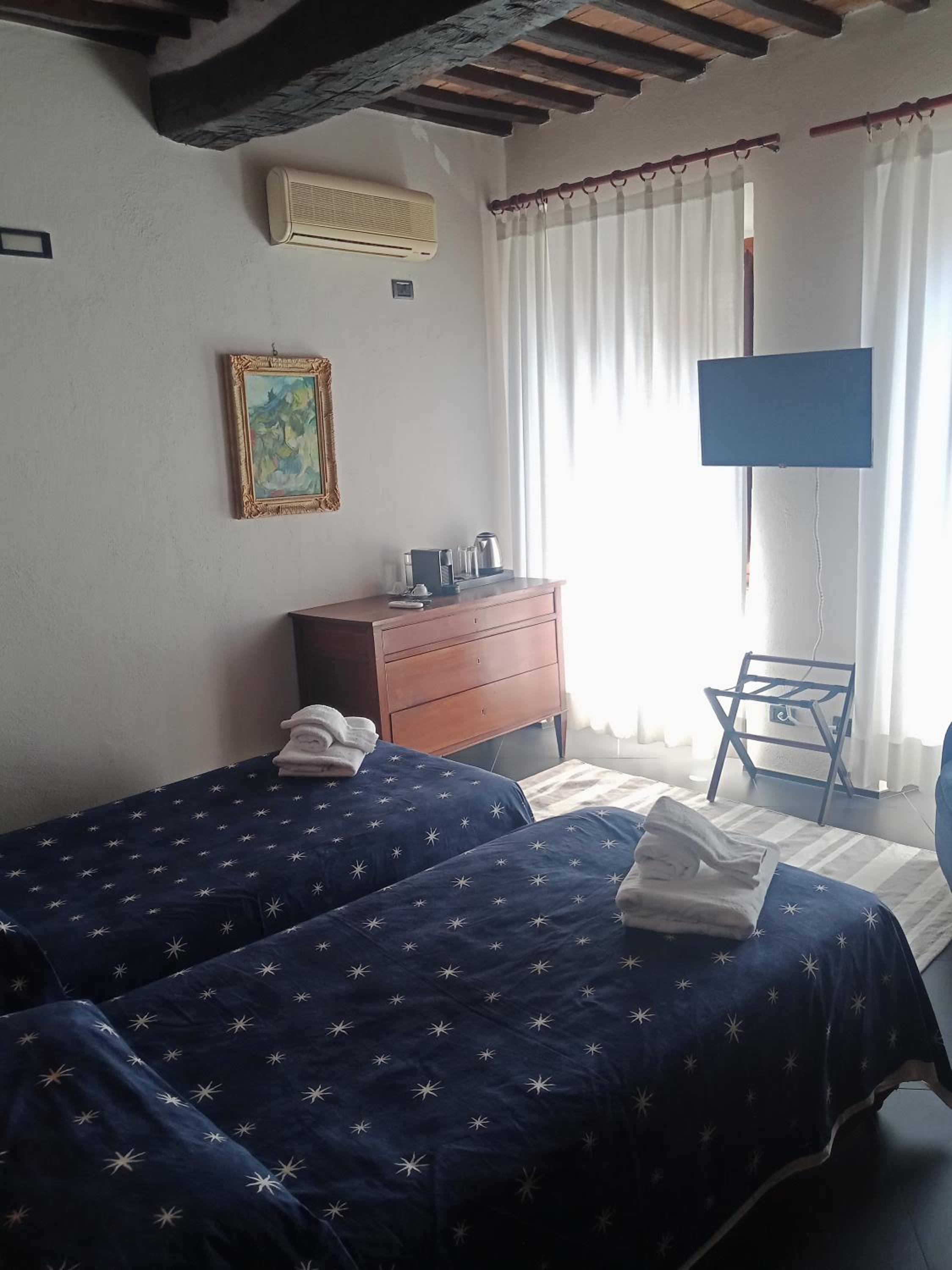 Budget Double Room photo 2