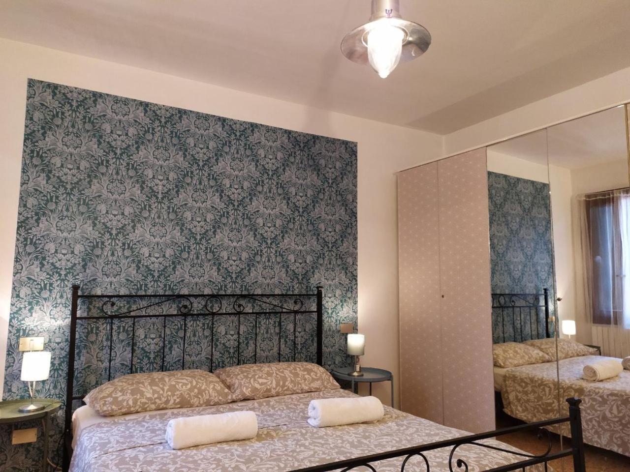 Double Room with Shared Bathroom photo 1